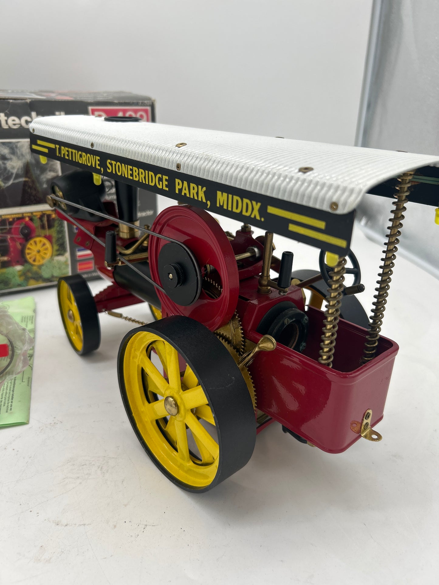 Live Steam Wilesco D409 Showman’s Traction Engine Model Boxed