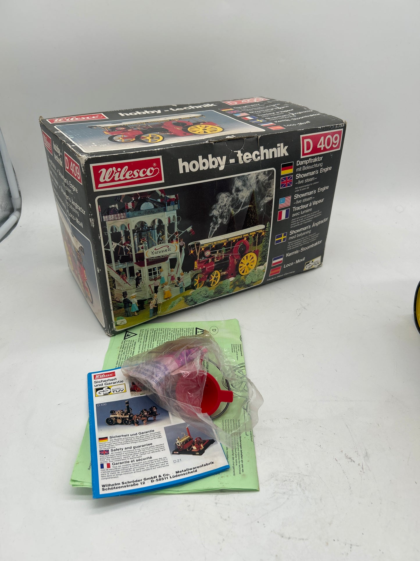 Live Steam Wilesco D409 Showman’s Traction Engine Model Boxed