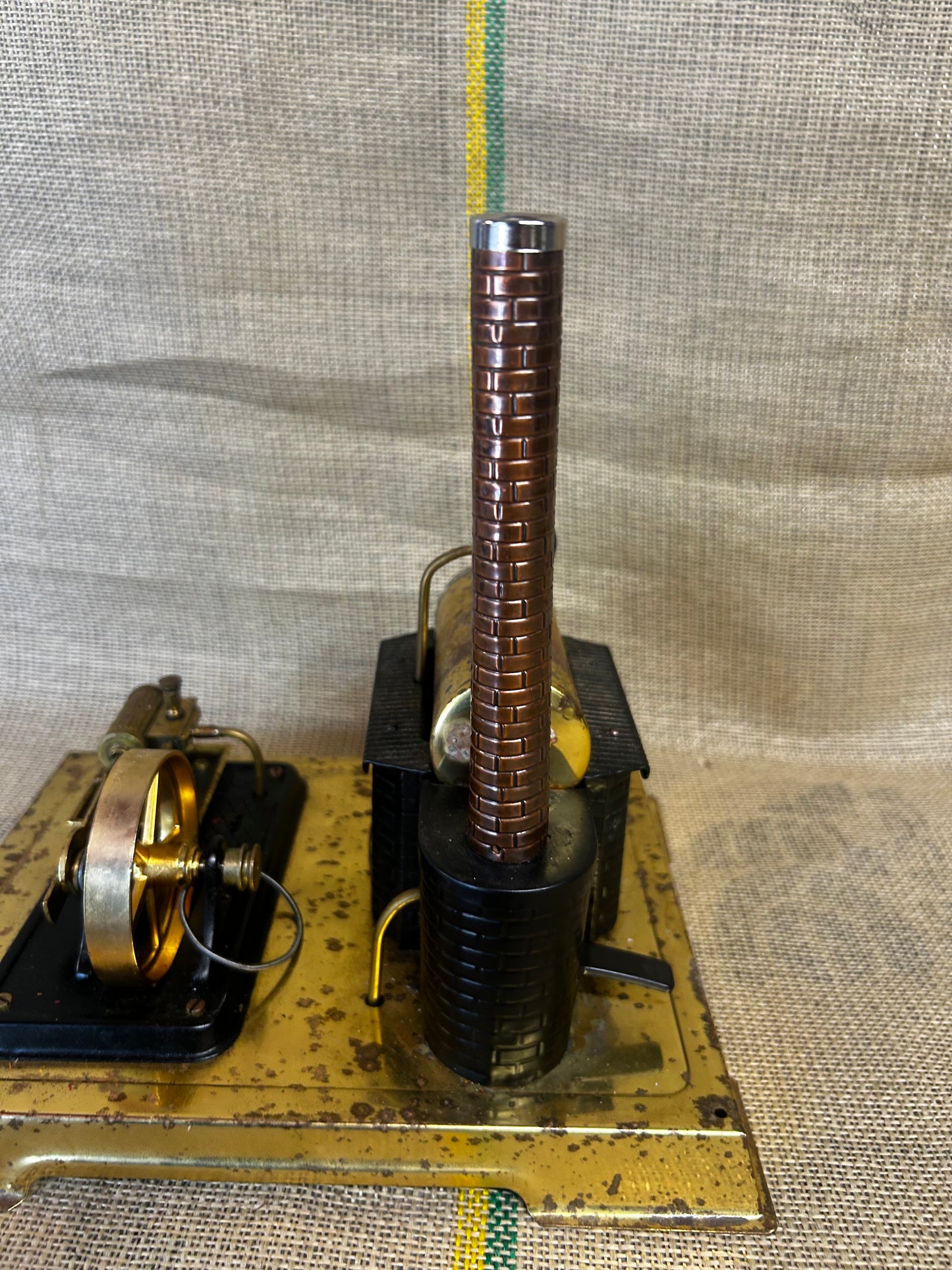 Wilesco D106 (Gold) Stationary Engine