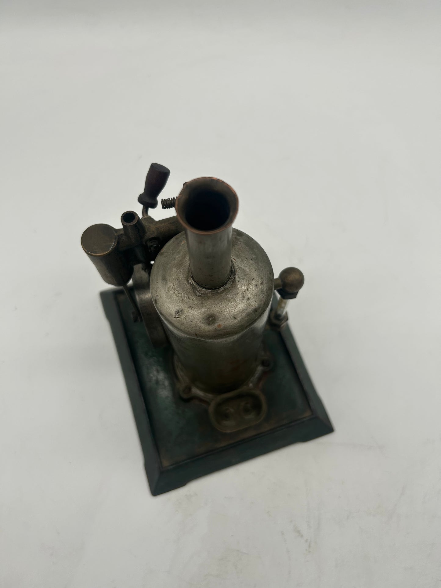 Empire (Metal Ware Corp.) No. B31 Electric Upright Engine