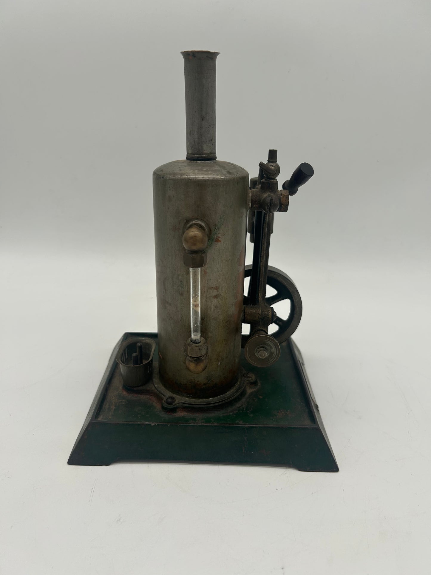 Empire (Metal Ware Corp.) No. B31 Electric Upright Engine