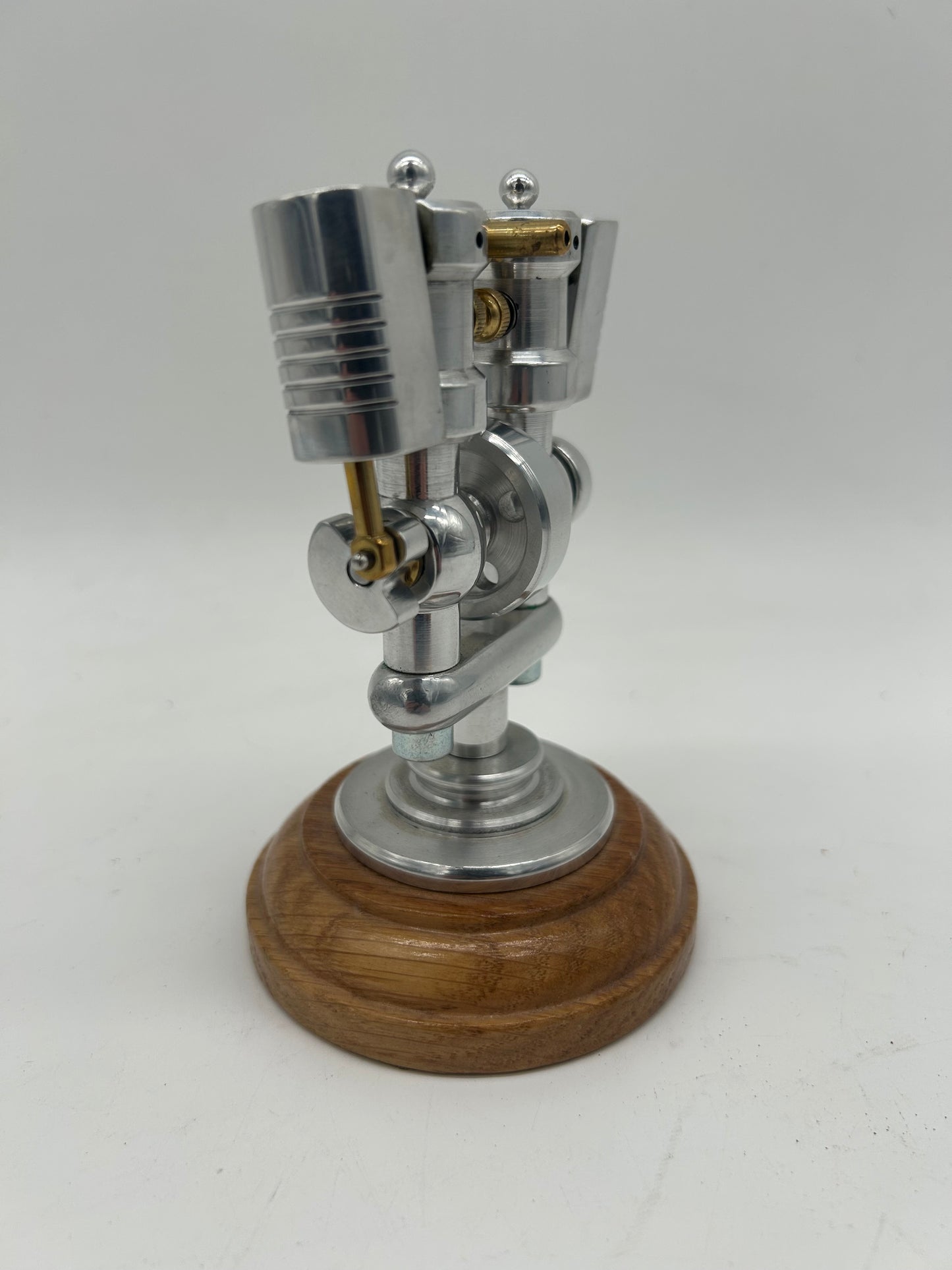 Stirling Twin Upright Engine