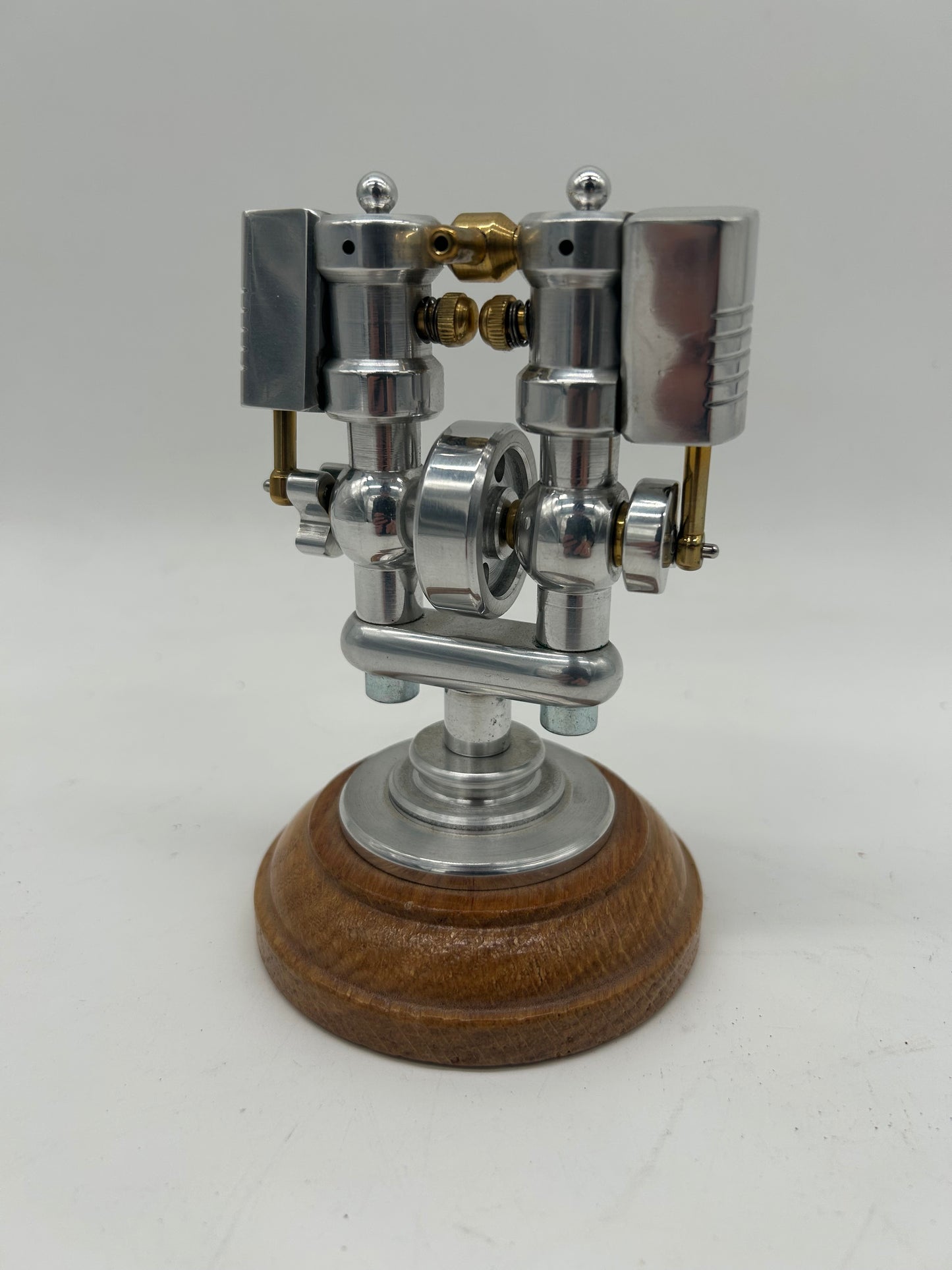 Stirling Twin Upright Engine