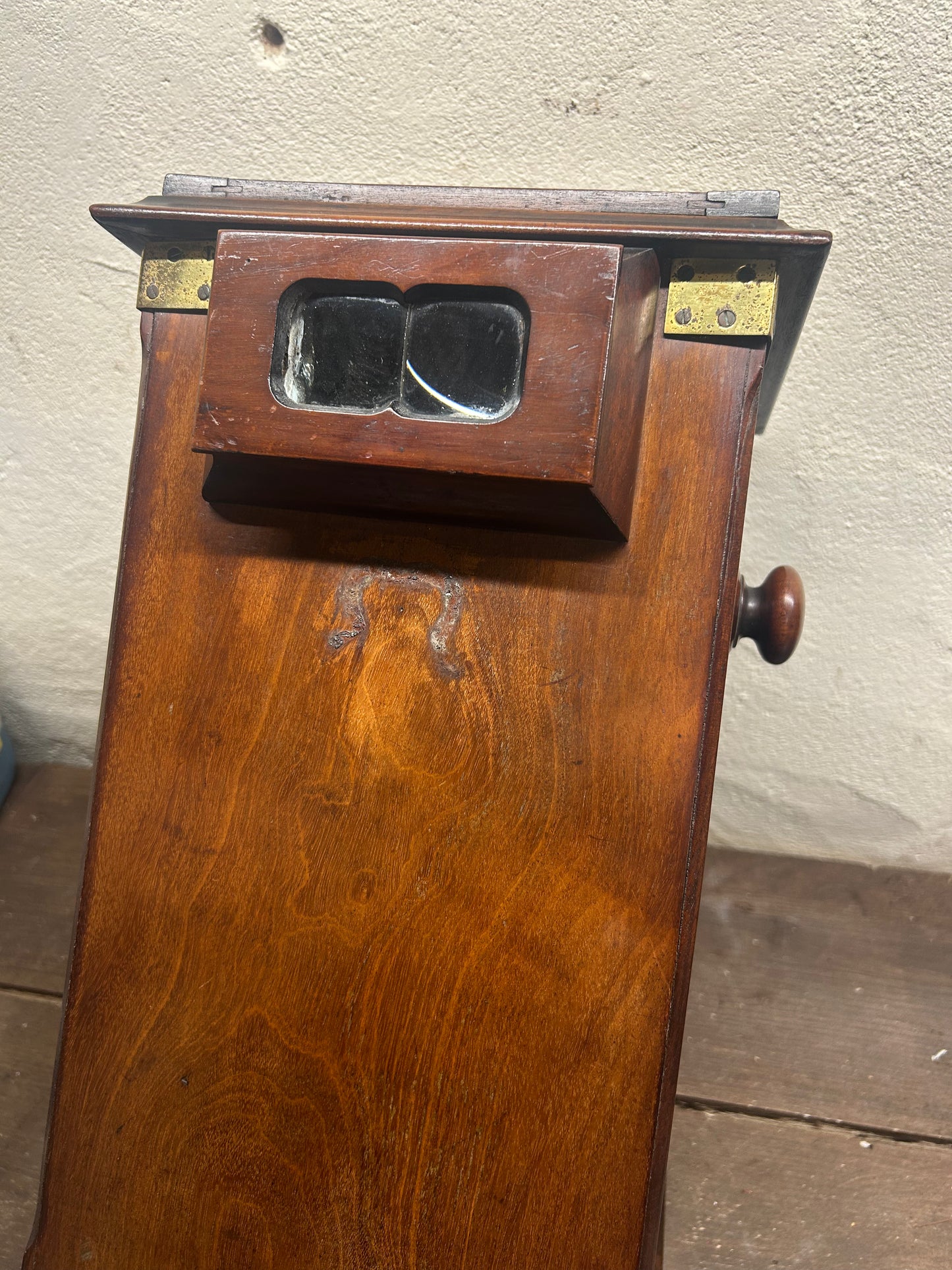 Rare Double-Capacity ‘Sweetheart’ Tabletop Walnut Pedestal Stereo Viewer / Stereoscope