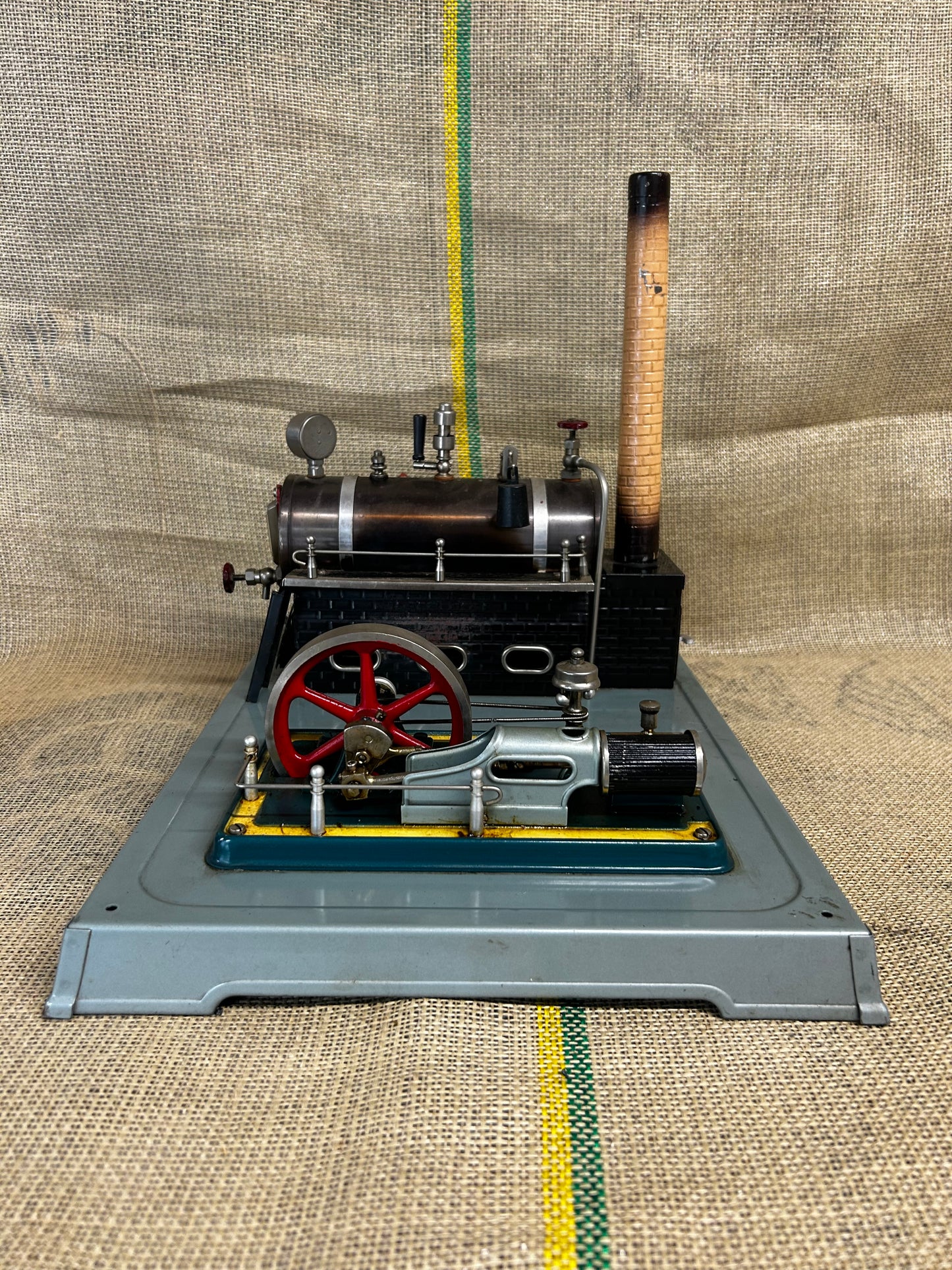 Fleischmann Stationary Engine Model