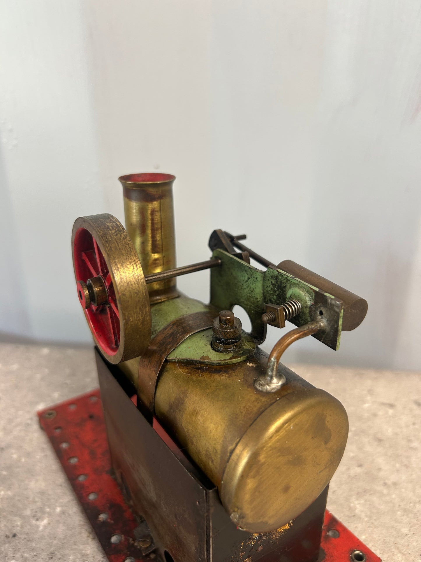 Early Mamod Minor (MM2) Brass Flywheel/ Flat-Base Stationary Engine