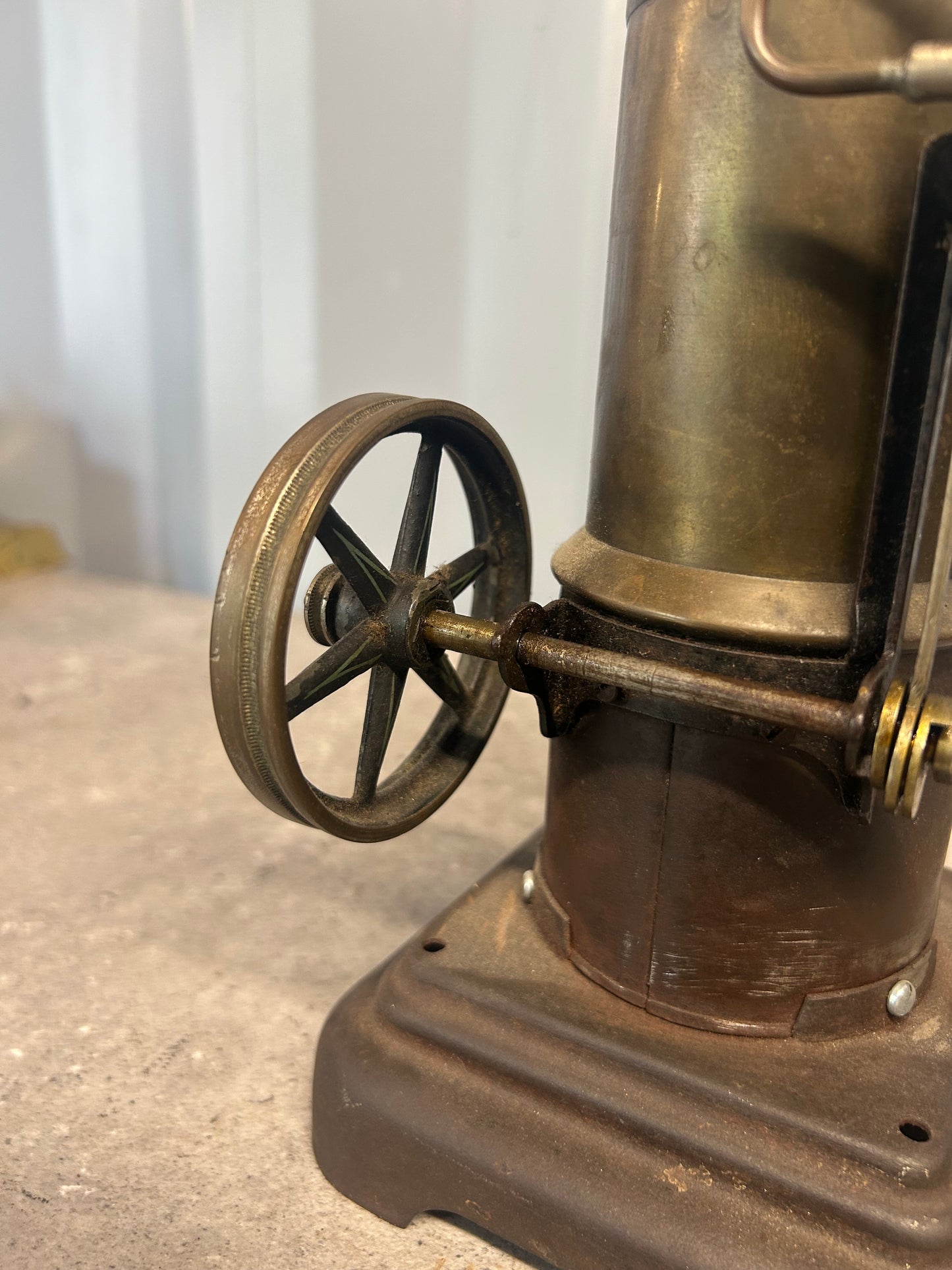Märklin (1909) “6 1/2” Vertical Engine