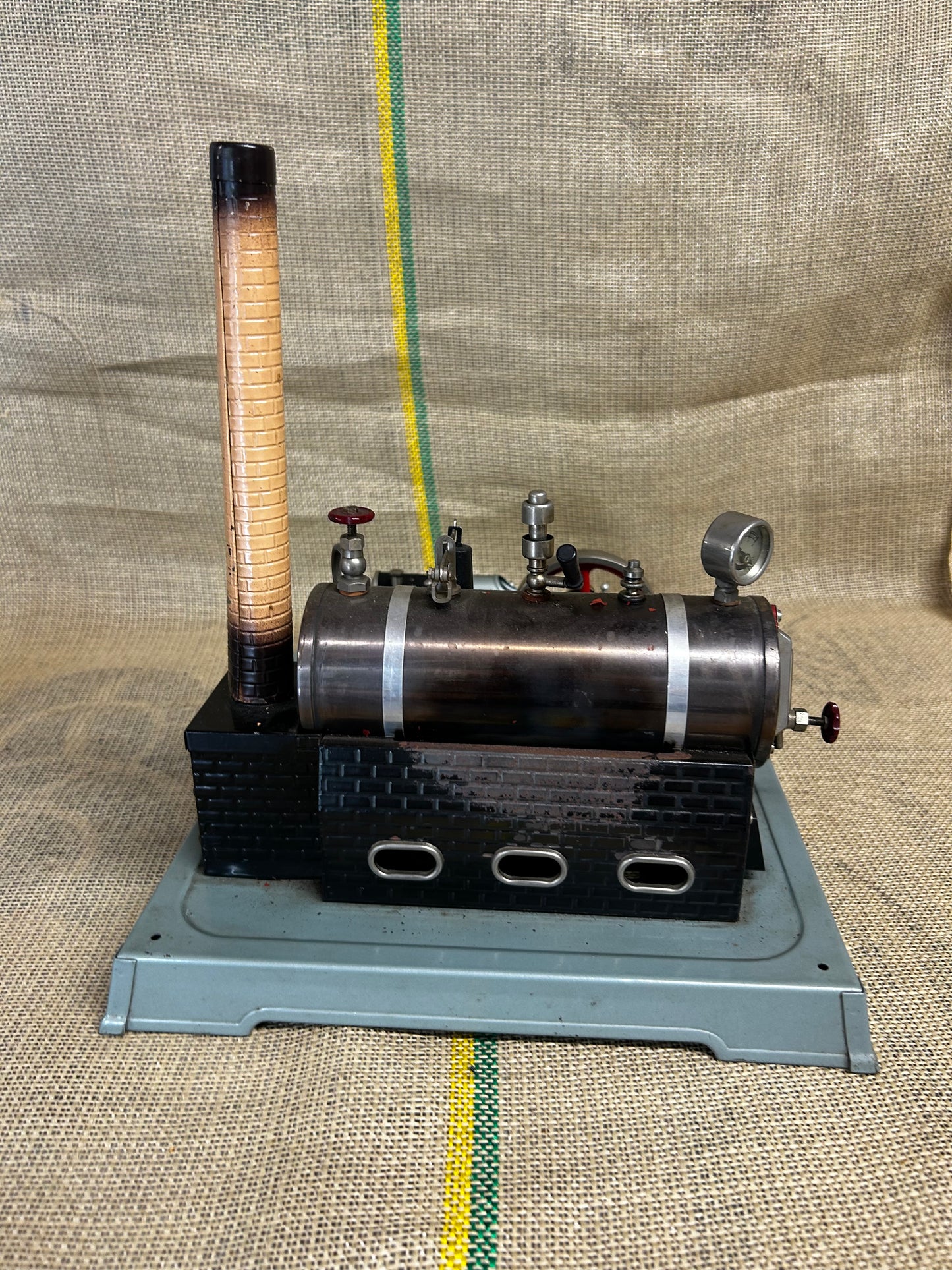 Fleischmann Stationary Engine Model