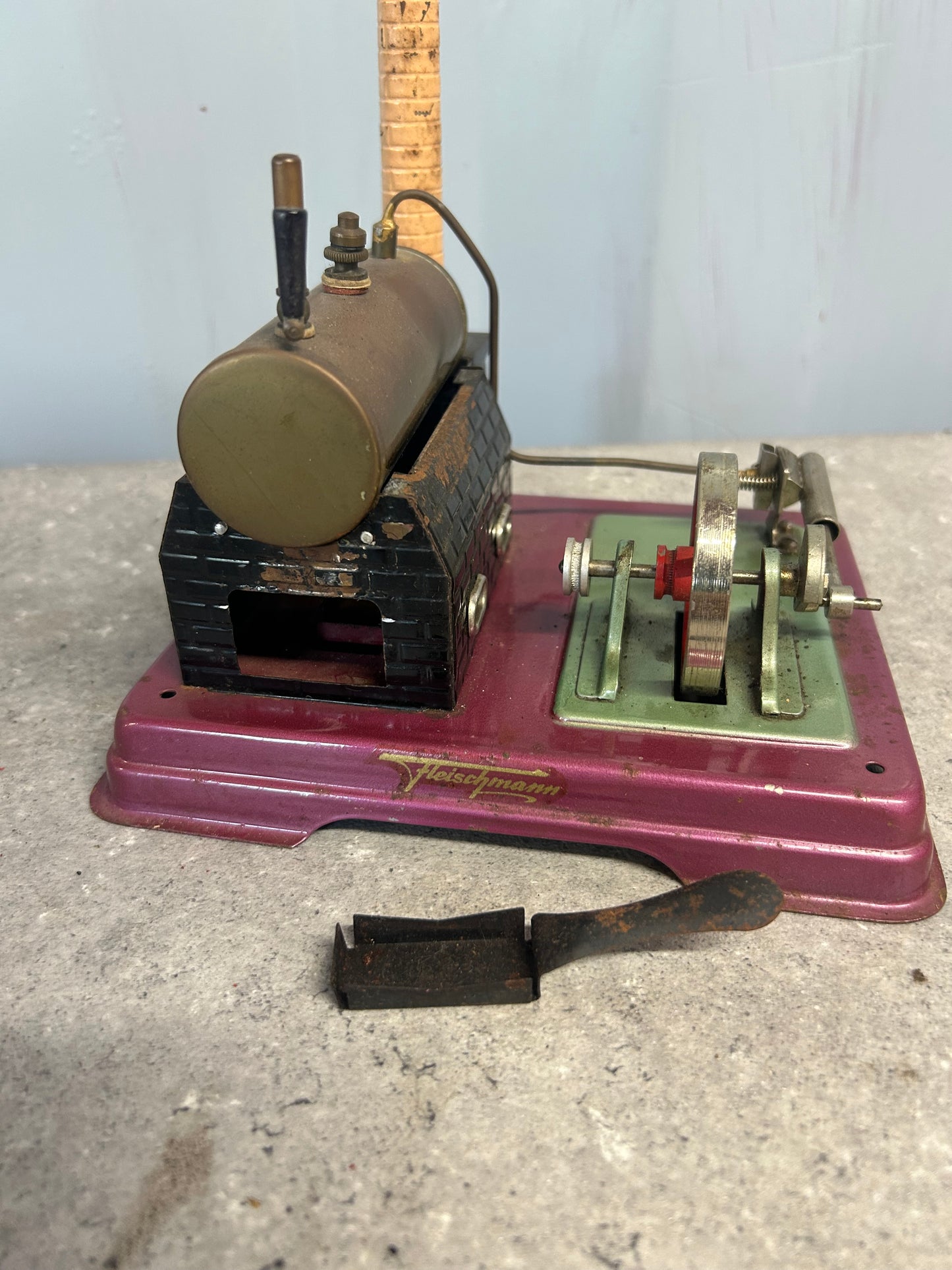 Fleischmann 1960s Stationary Engine