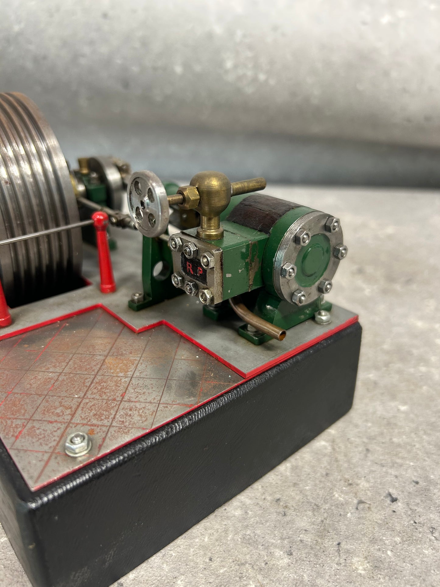 Scratch-Built Single Cylinder D/A Stationary Engine Model