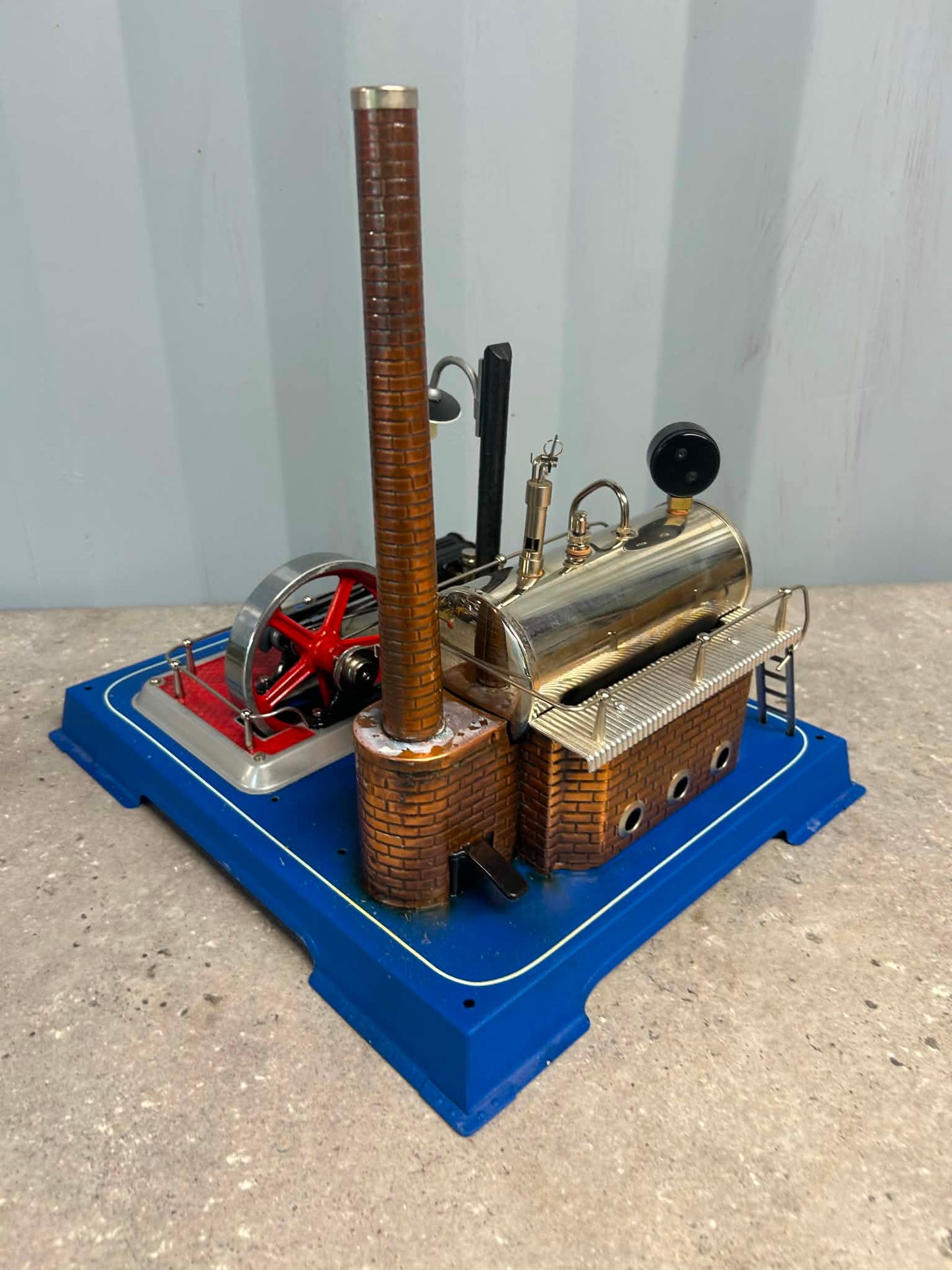 Wilesco D20 Stationary Engine w/ Light & Dynamo