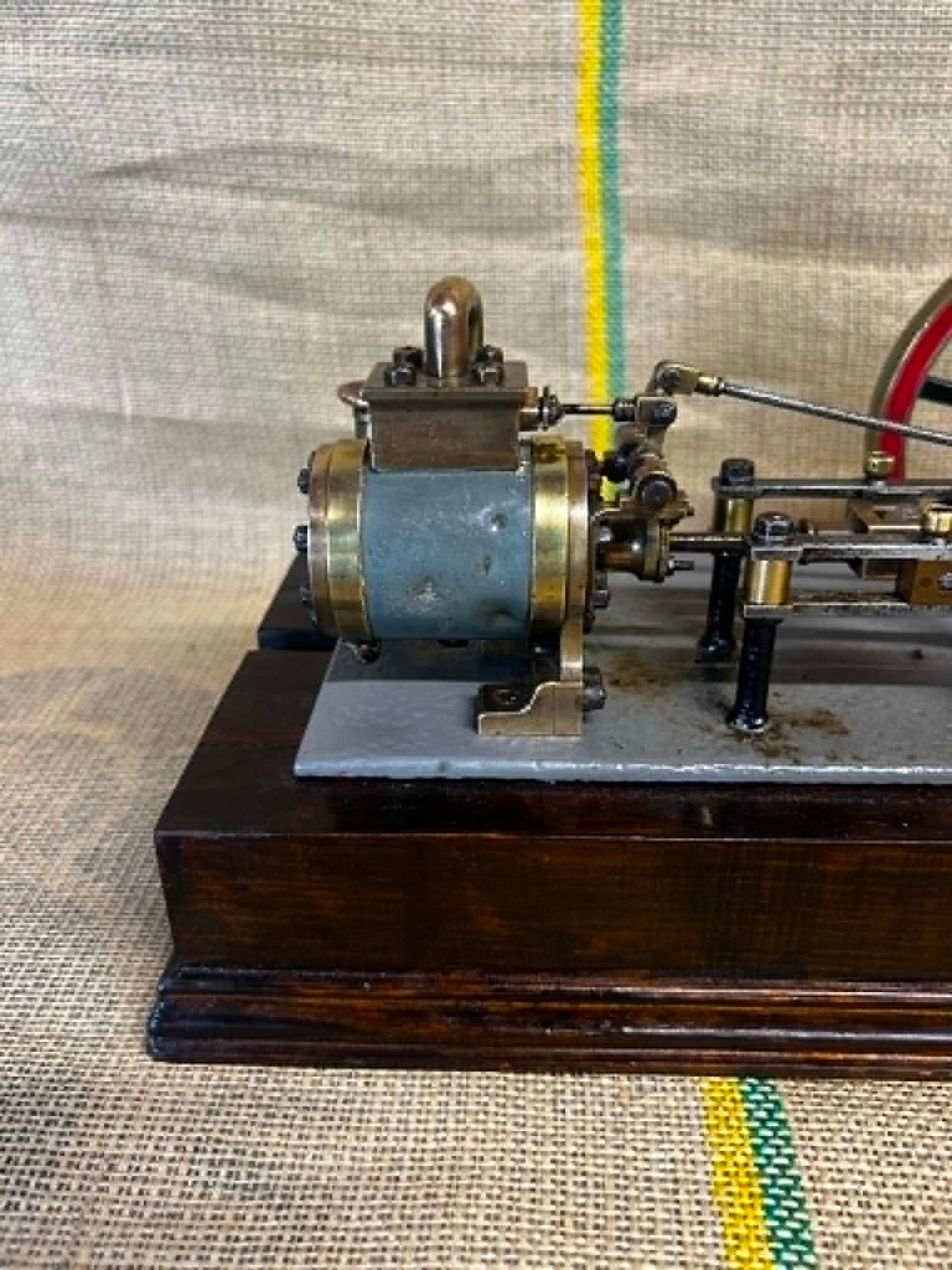Antique Horizontal Mill Engine Model