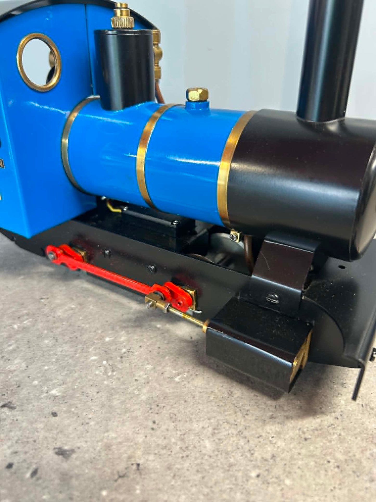 Cheddar Models “Iver” 32mm Gas-Fired Locomotive w/ Tender & Radio Control