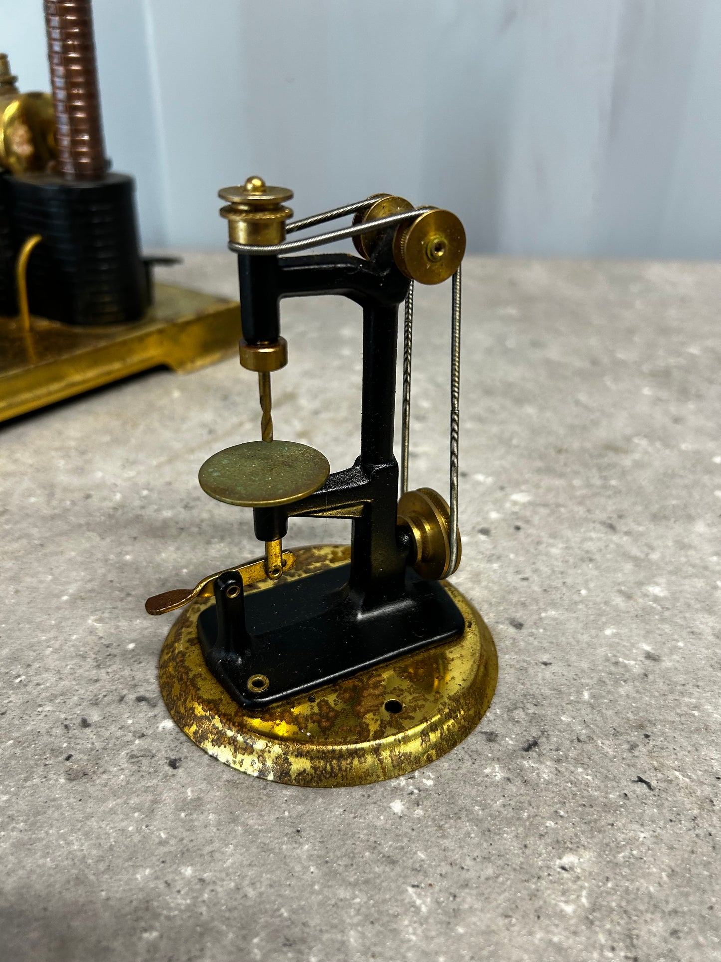 Wilesco D106 (Gold) Stationary Engine w/ Drill