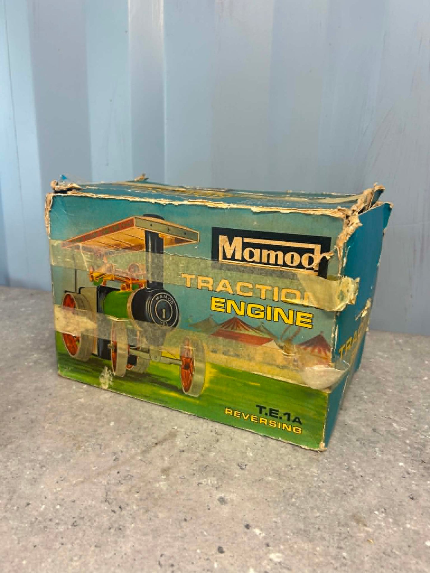 Mamod TE1A Traction Engine Model (Colour Box)