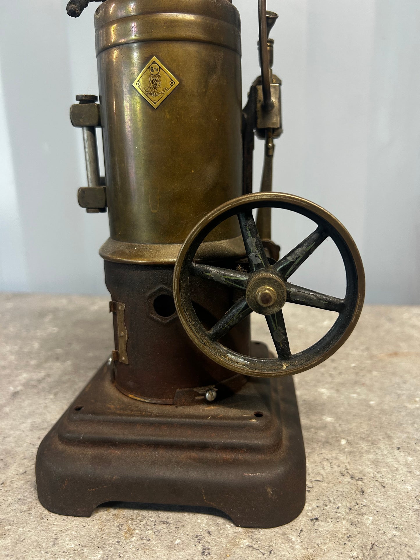 Märklin (1909) “6 1/2” Vertical Engine
