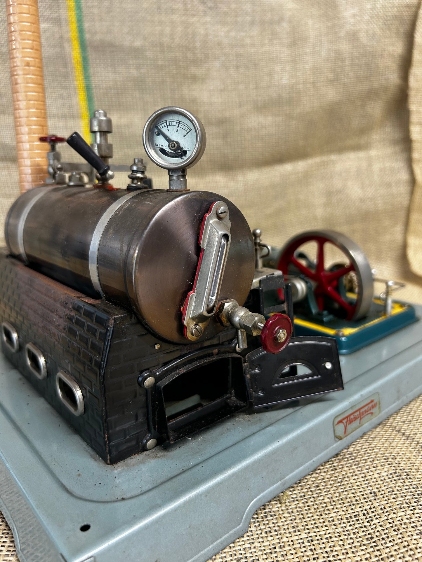 Fleischmann Stationary Engine Model
