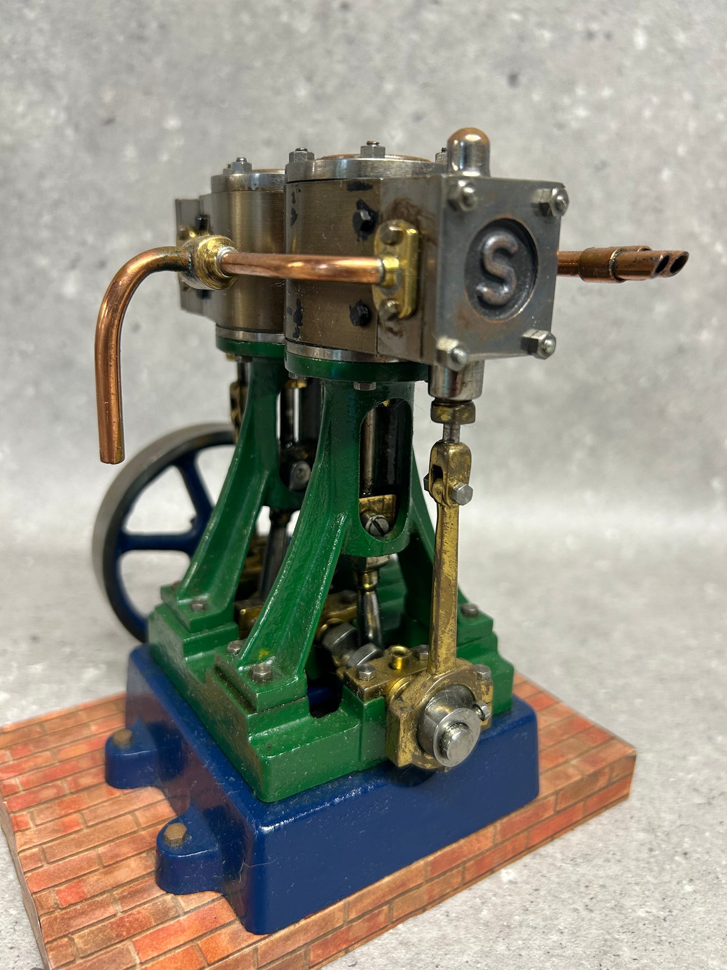 Stuart D10 Vertical Twin Marine Engine