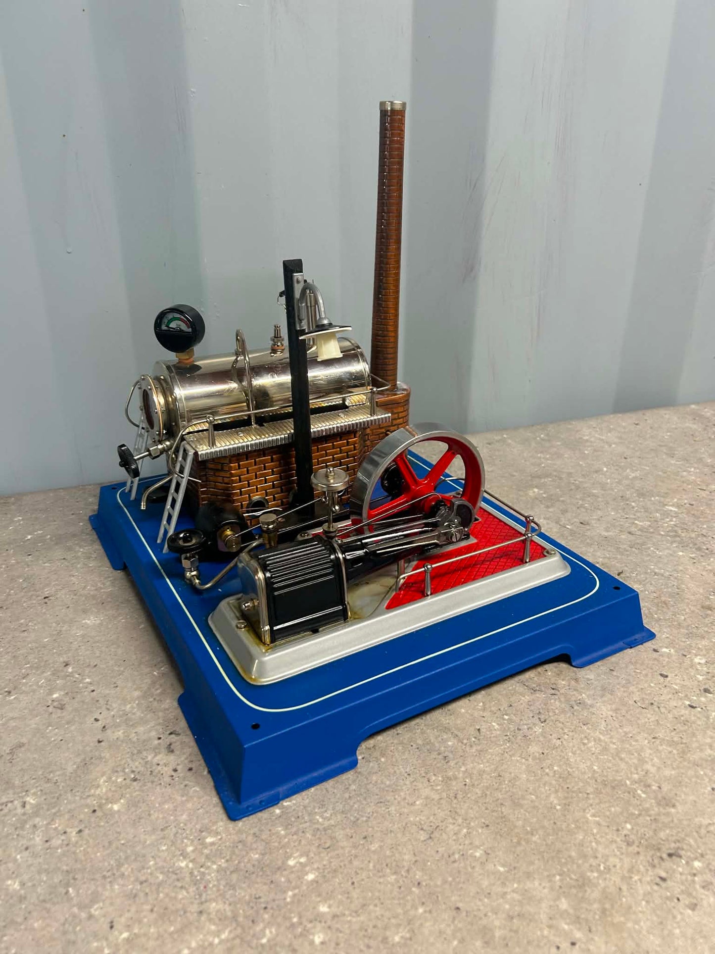 Wilesco D20 Stationary Engine w/ Light & Dynamo