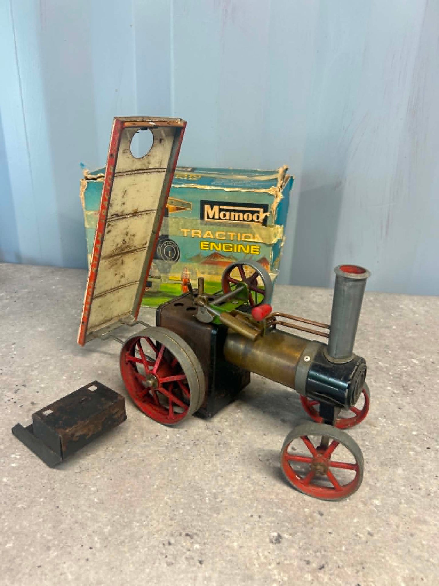 Mamod TE1A Traction Engine Model (Colour Box)