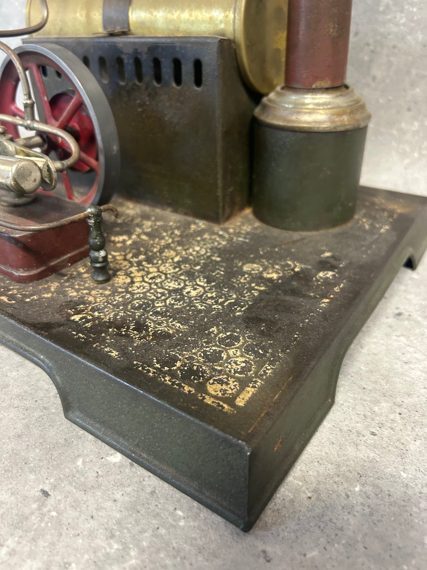 Jean Comby (France) Twin Cylinder Oscillating Stationary Engine