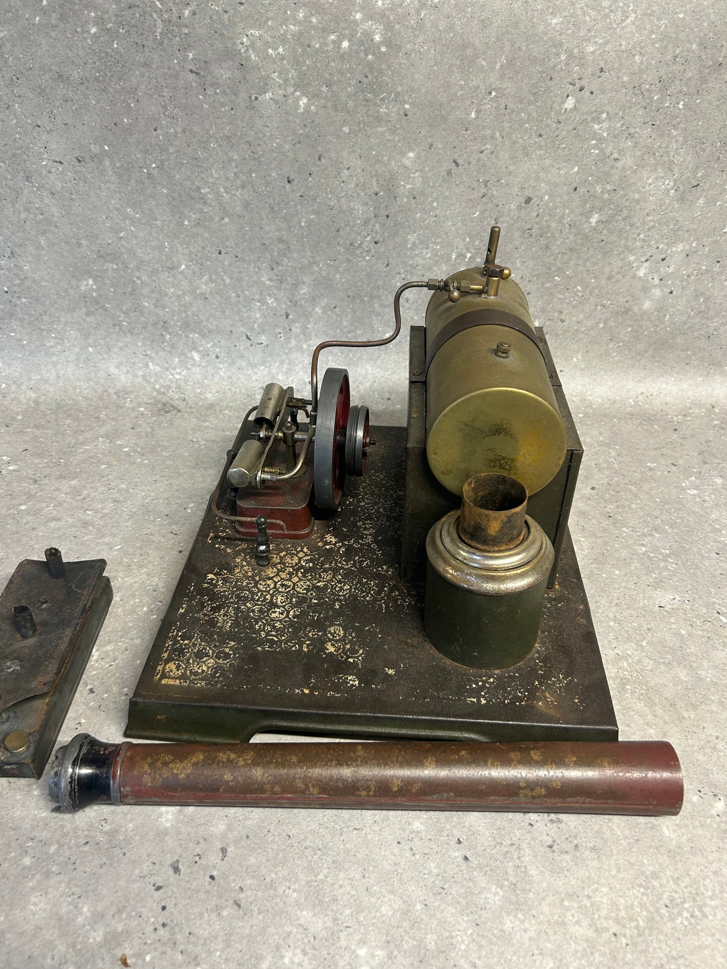 Jean Comby (France) Twin Cylinder Oscillating Stationary Engine