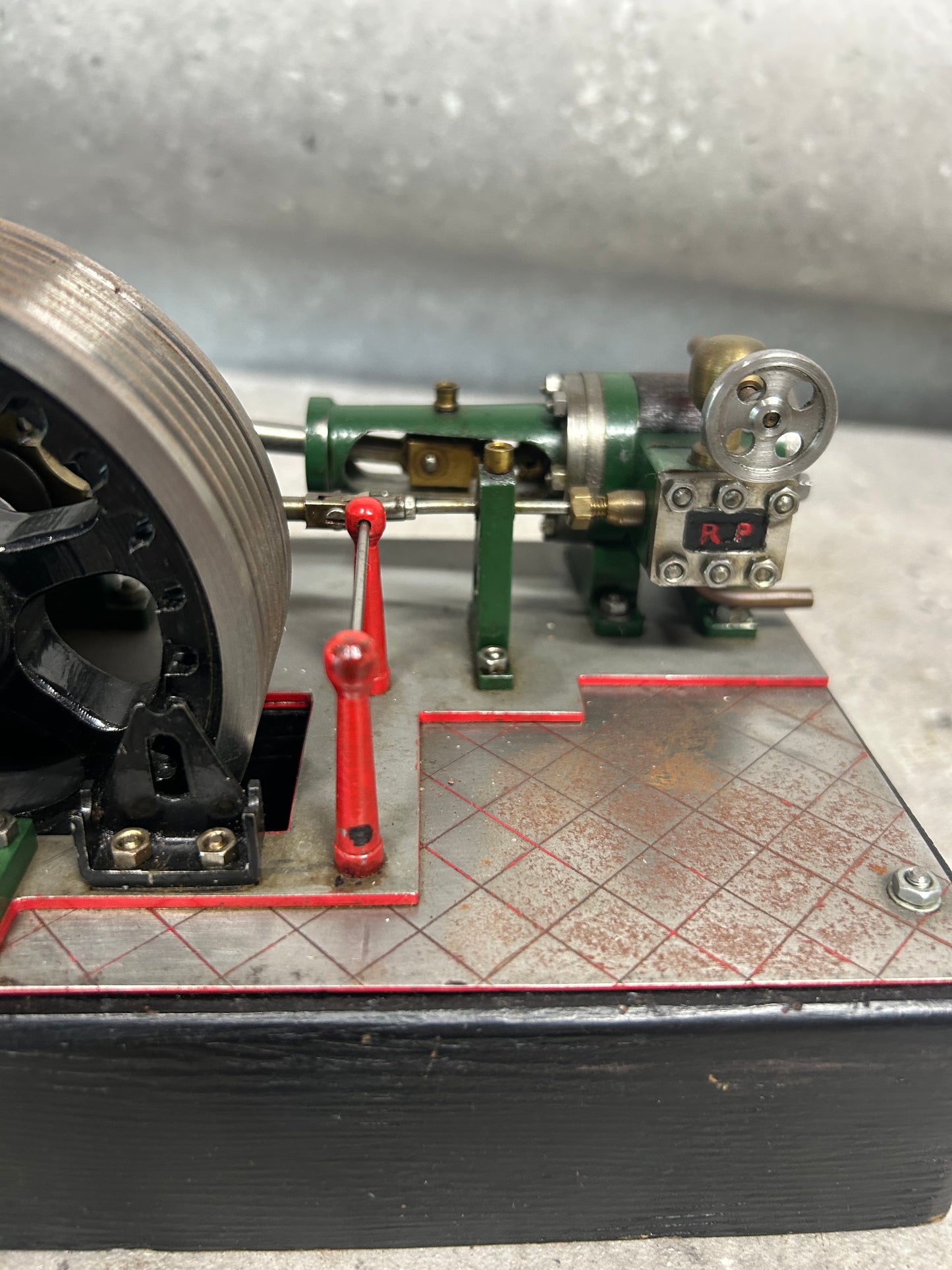 Scratch-Built Single Cylinder D/A Stationary Engine Model