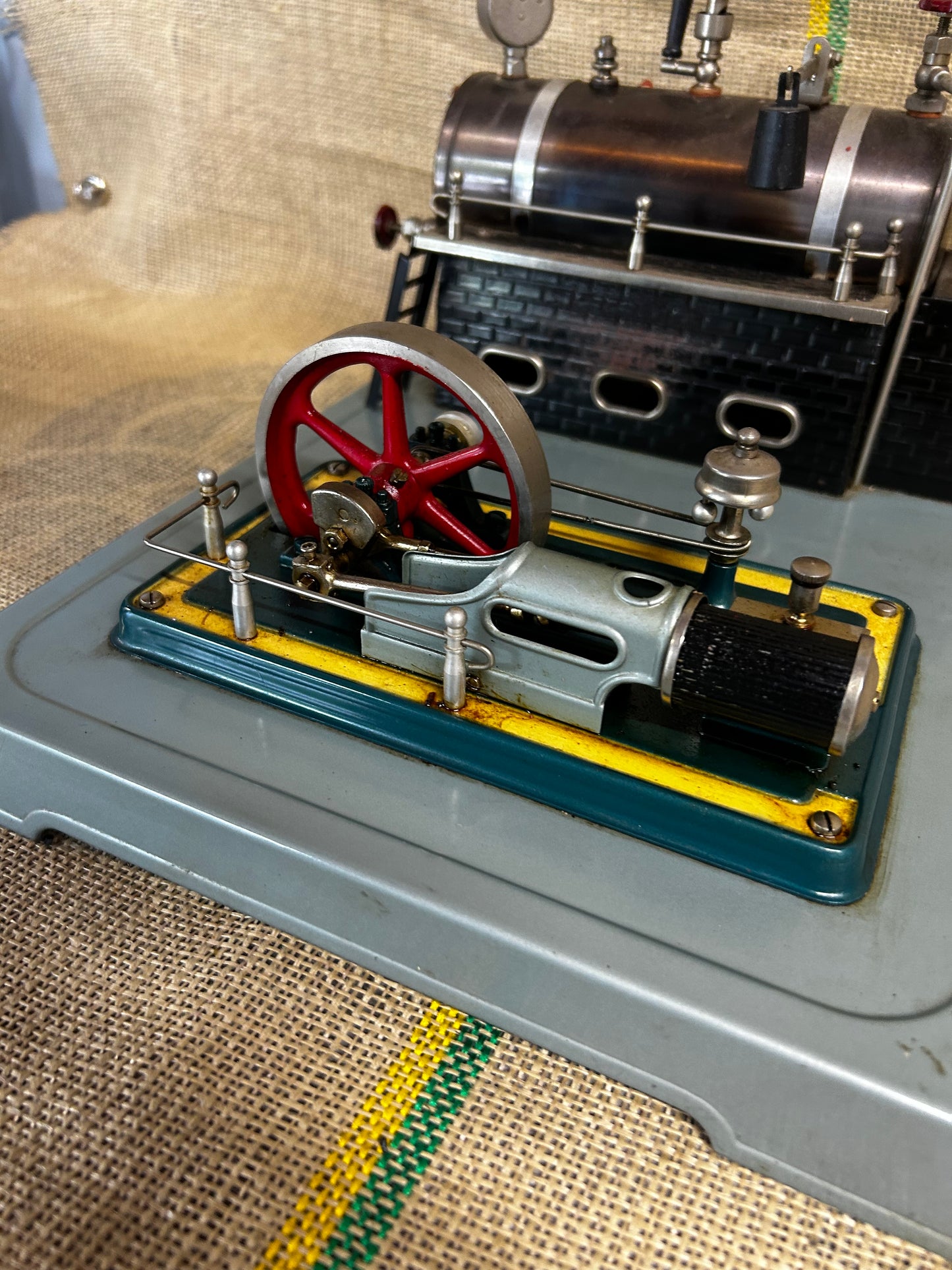 Fleischmann Stationary Engine Model