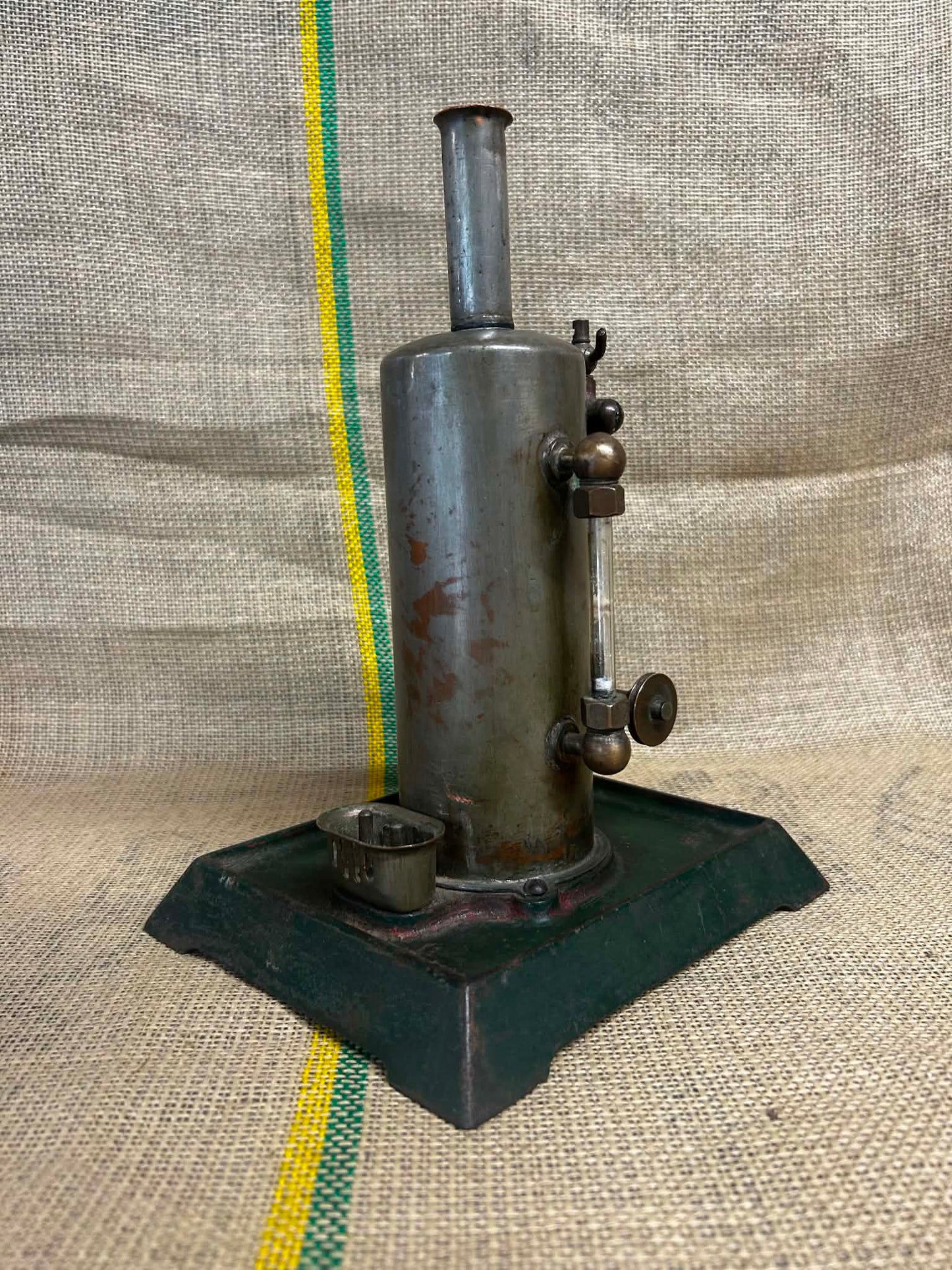 Empire Metal Ware Corp. B31 Vertical Electric Stationary Engine