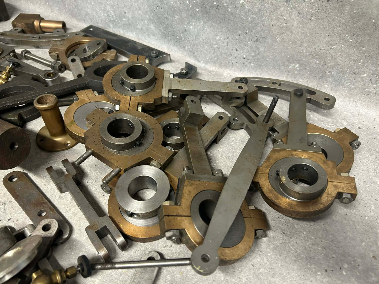 Reliable Steam Engine Co. 7HP Triple Expansion Marine Engine (Part-Built)