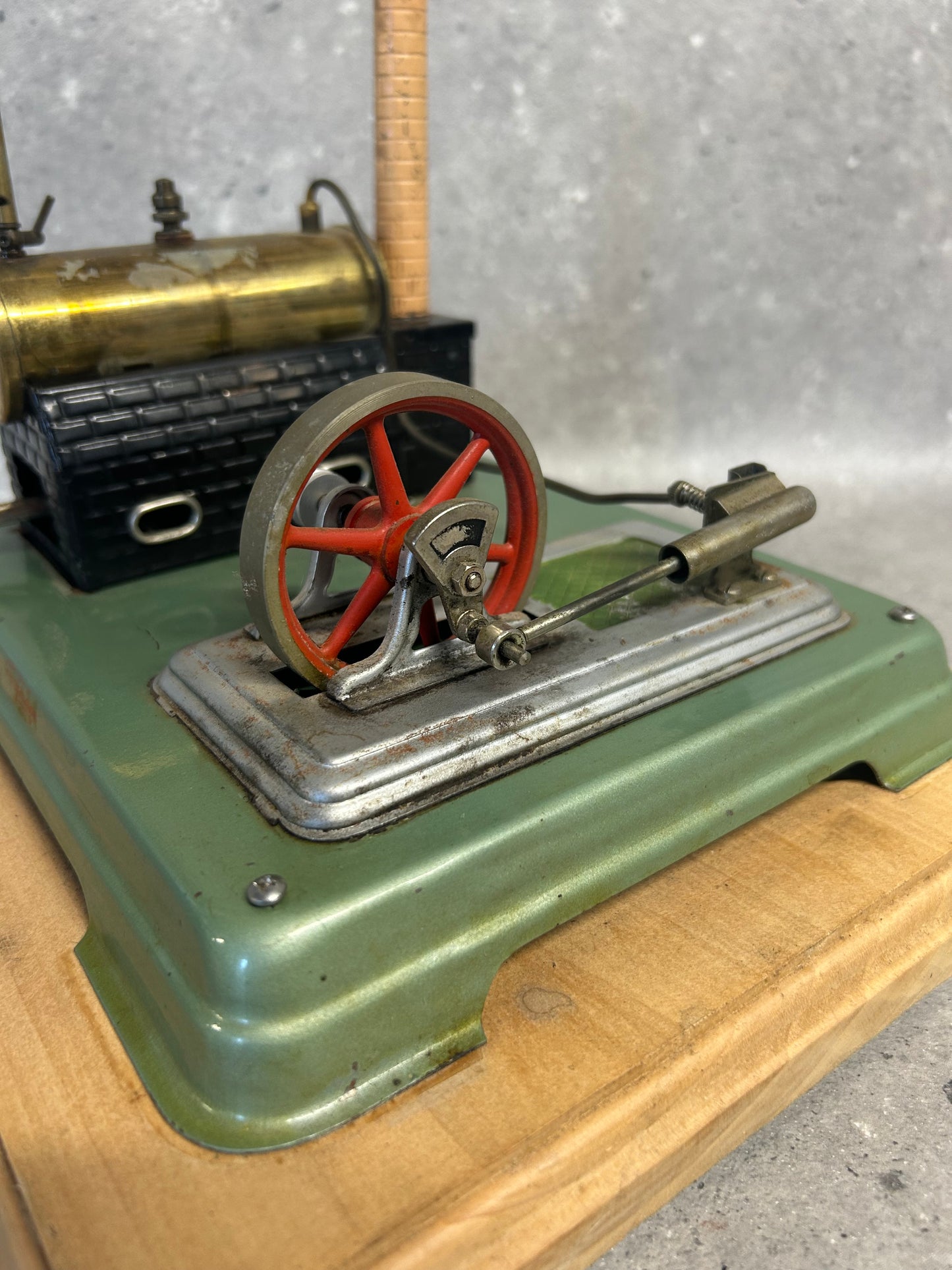Fleischmann 120-2 Stationary Engine Model