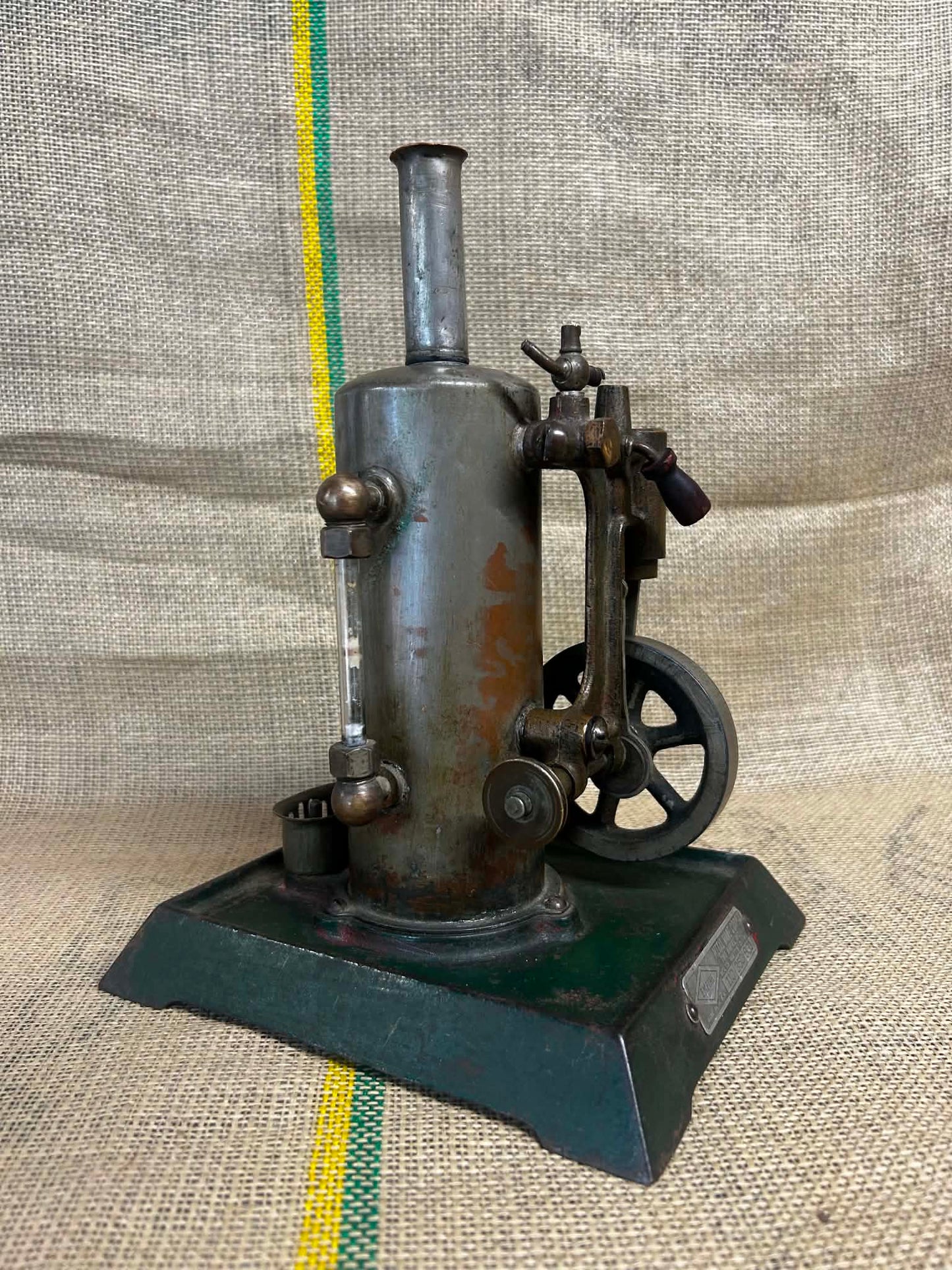 Empire Metal Ware Corp. B31 Vertical Electric Stationary Engine