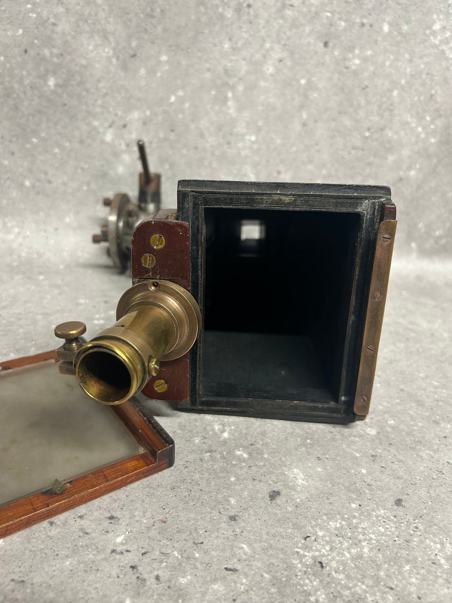 Dobbie-McInnes Hopkinson Flashlight Indicator with Photographic Hood