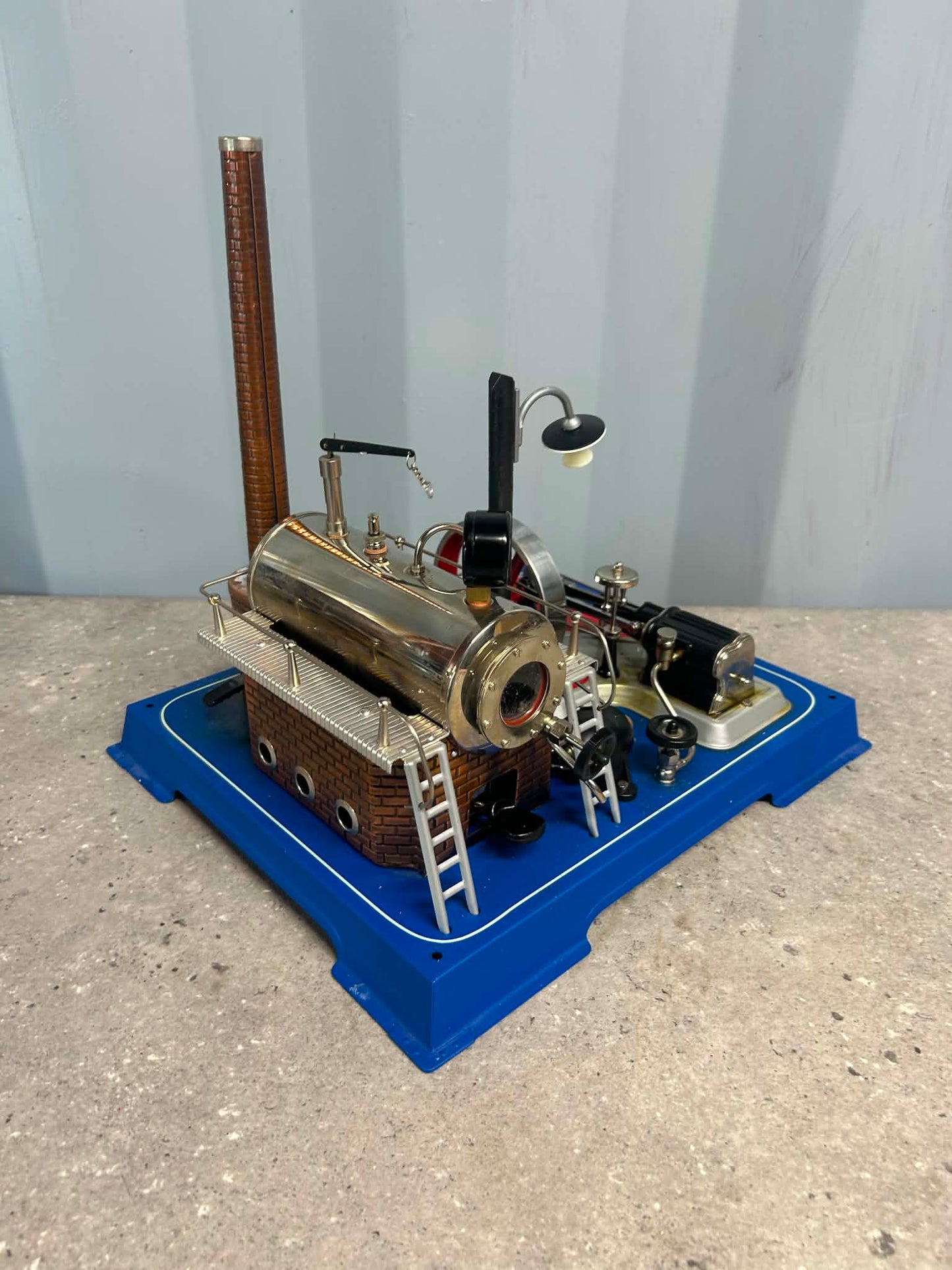 Wilesco D20 Stationary Engine w/ Light & Dynamo