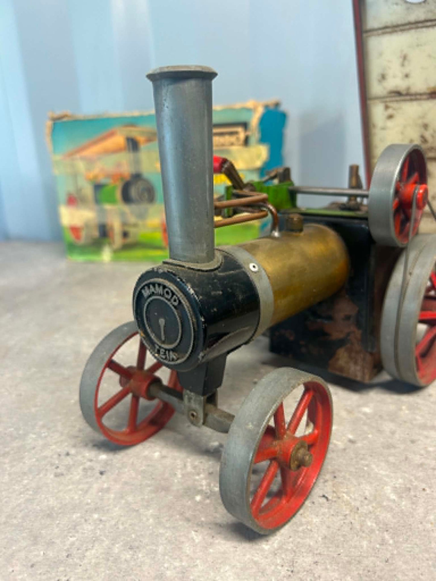 Mamod TE1A Traction Engine Model (Colour Box)