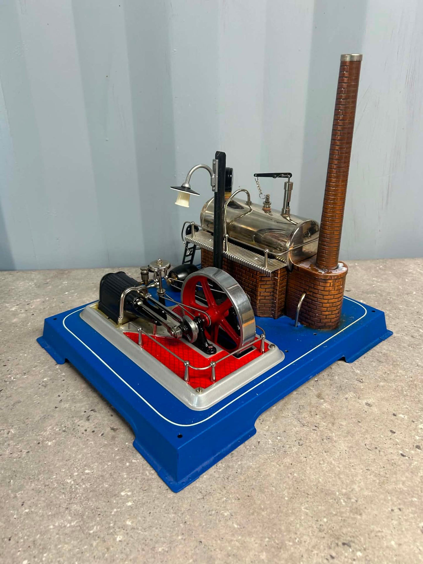 Wilesco D20 Stationary Engine w/ Light & Dynamo