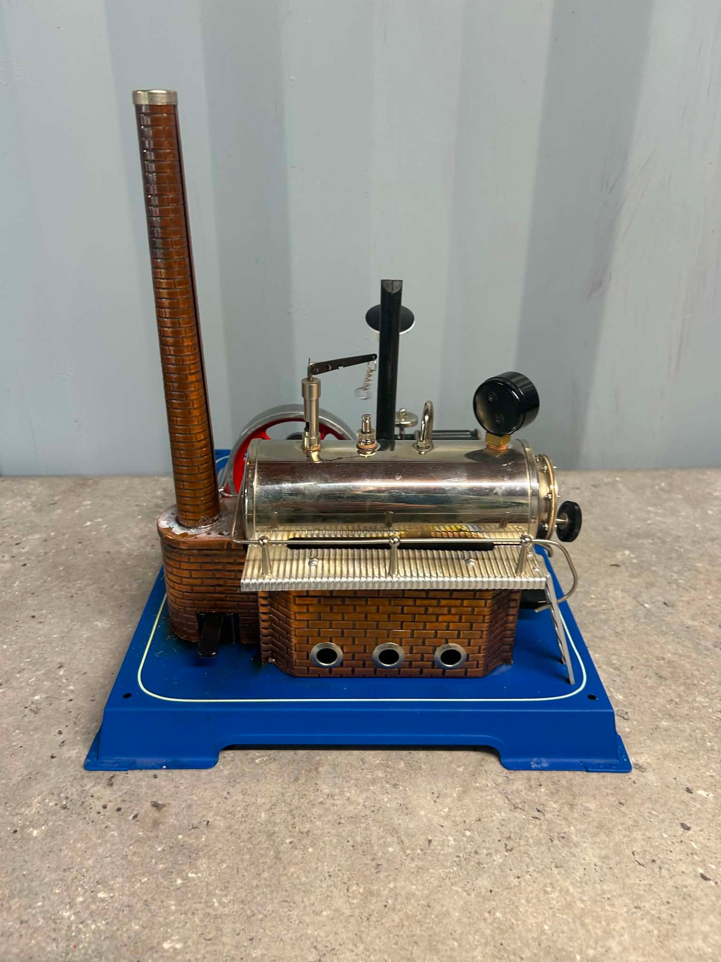 Wilesco D20 Stationary Engine w/ Light & Dynamo
