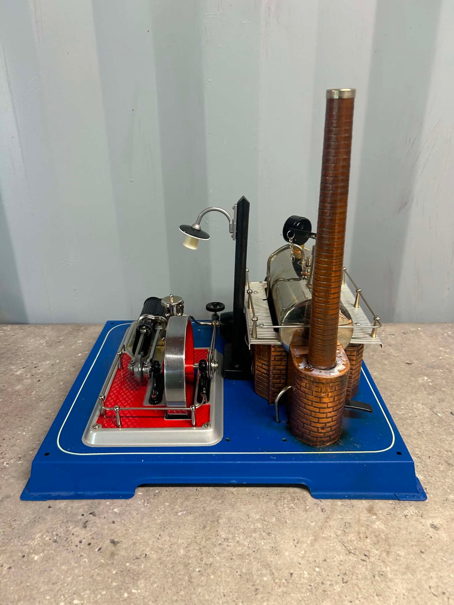 Wilesco D20 Stationary Engine w/ Light & Dynamo