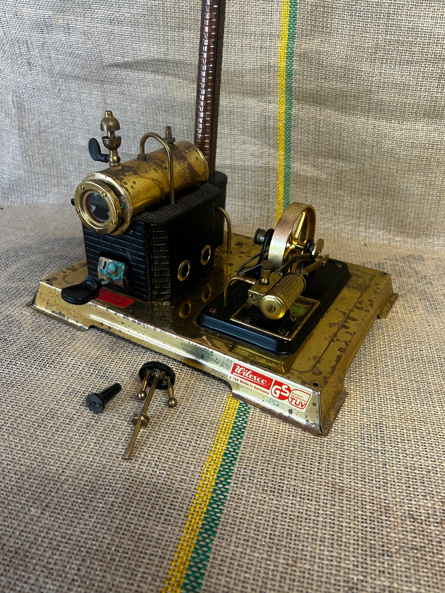 Wilesco D106 (Gold) Stationary Engine