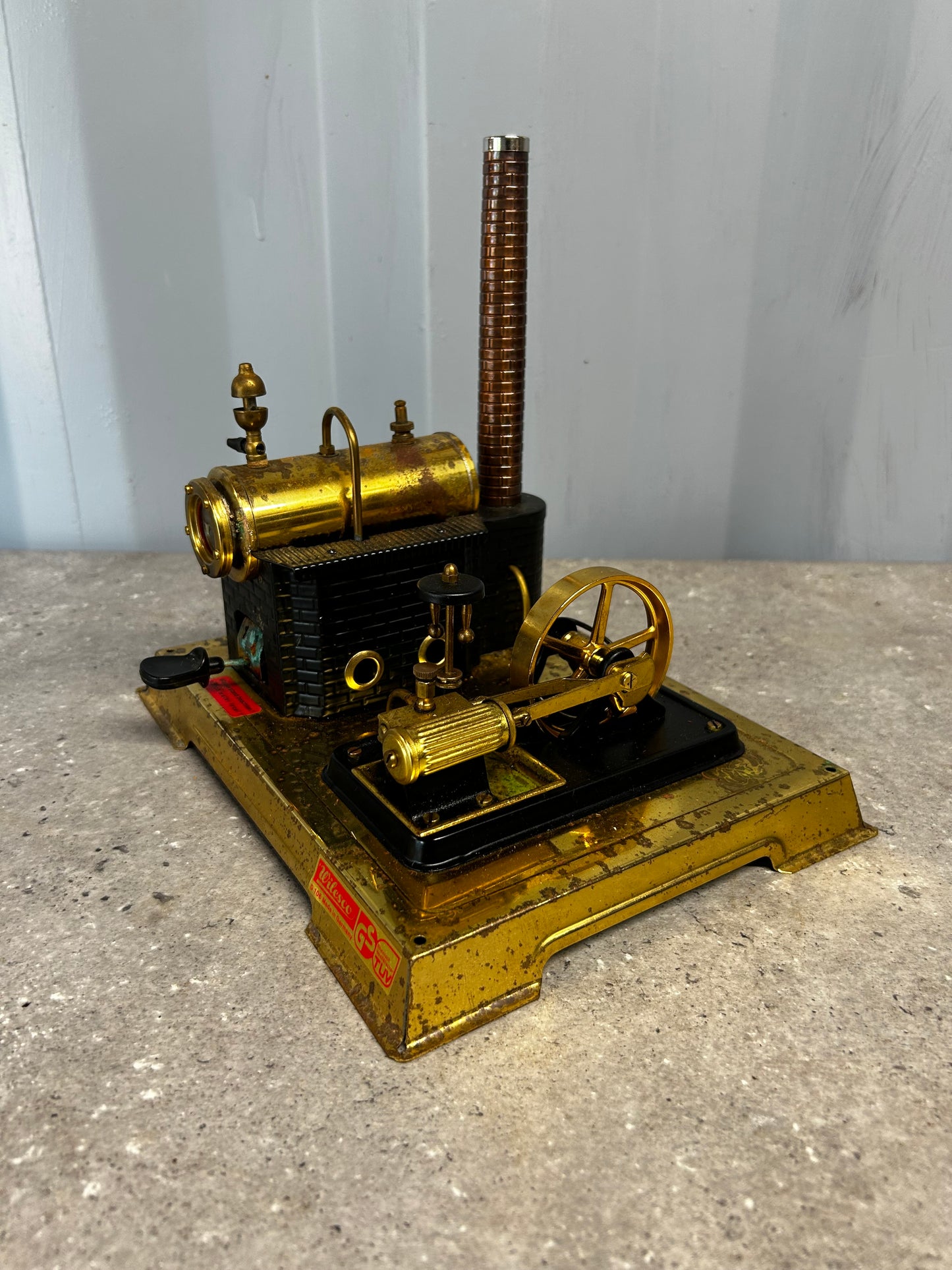 Wilesco D106 (Gold) Stationary Engine w/ Drill