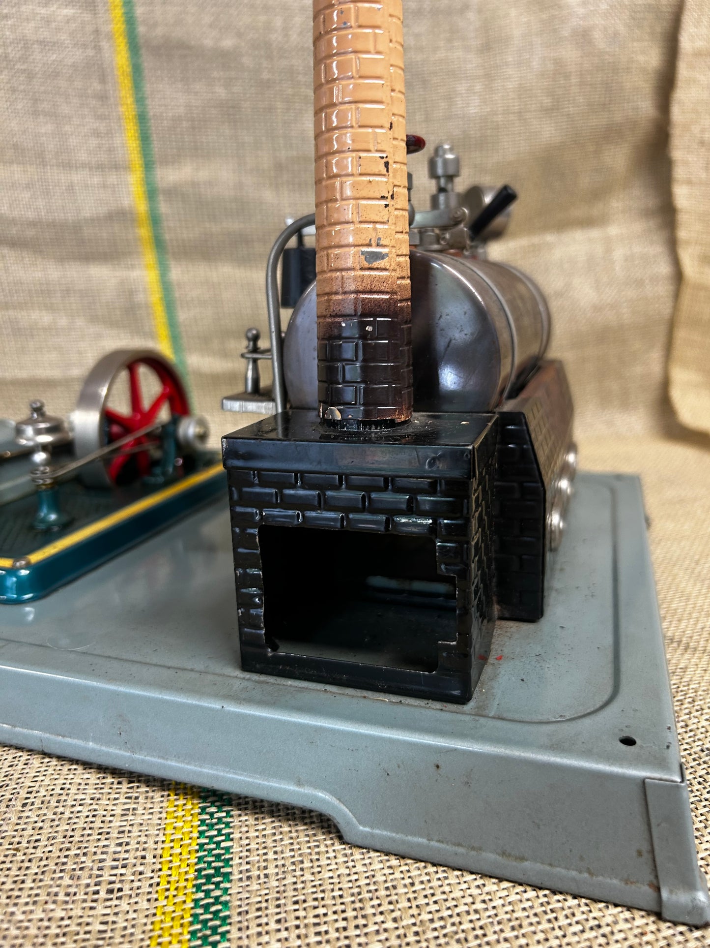 Fleischmann Stationary Engine Model