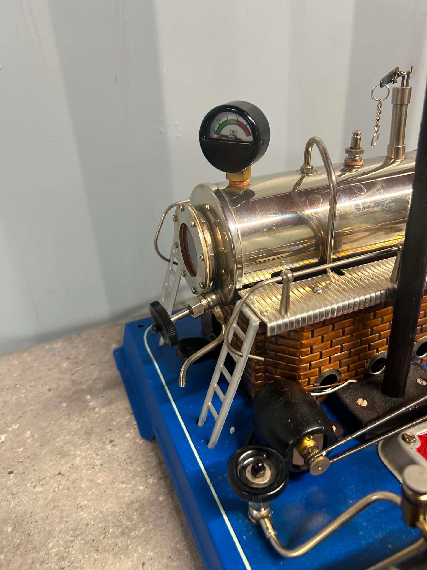 Wilesco D20 Stationary Engine w/ Light & Dynamo