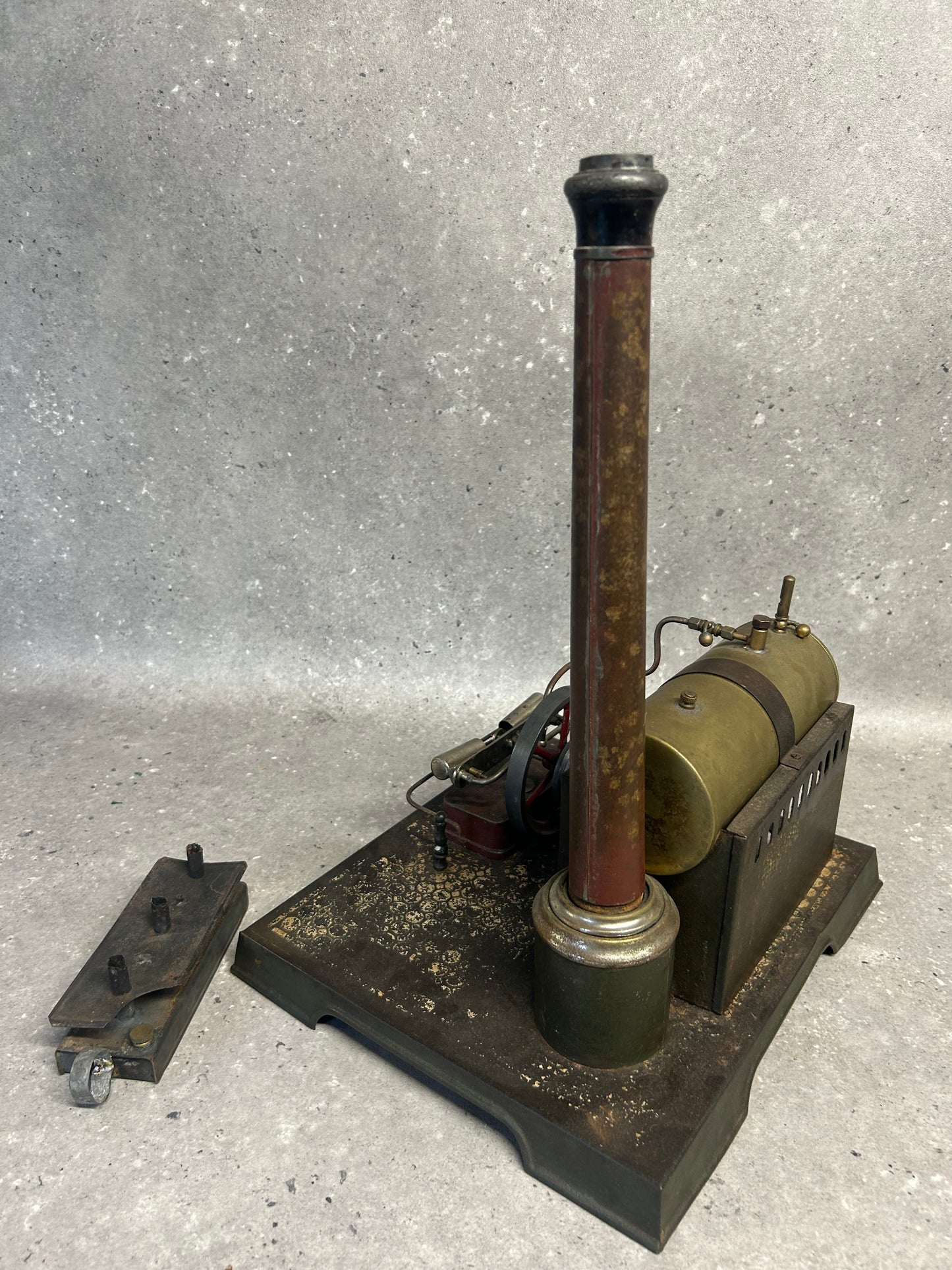 Jean Comby (France) Twin Cylinder Oscillating Stationary Engine