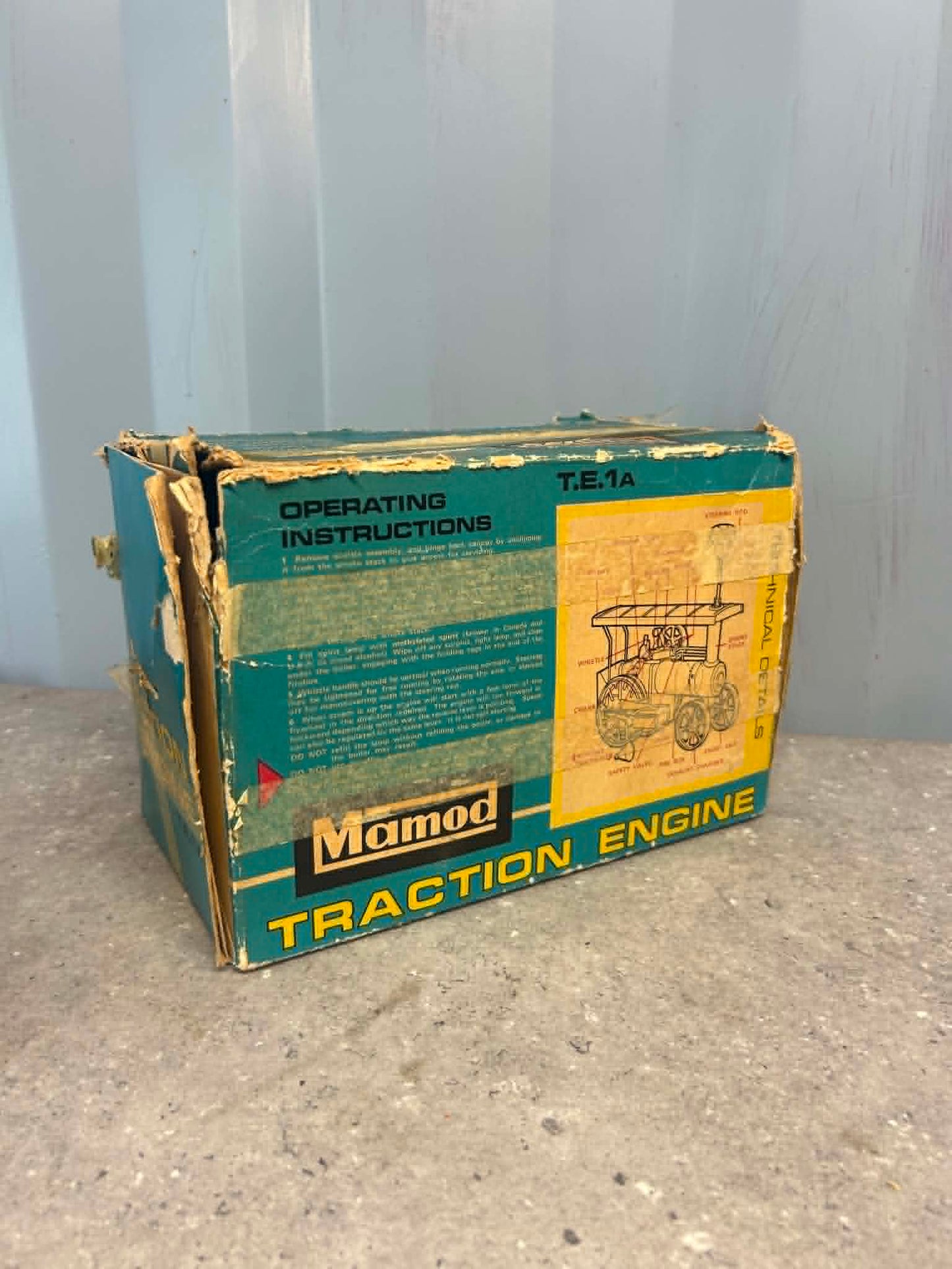 Mamod TE1A Traction Engine Model (Colour Box)