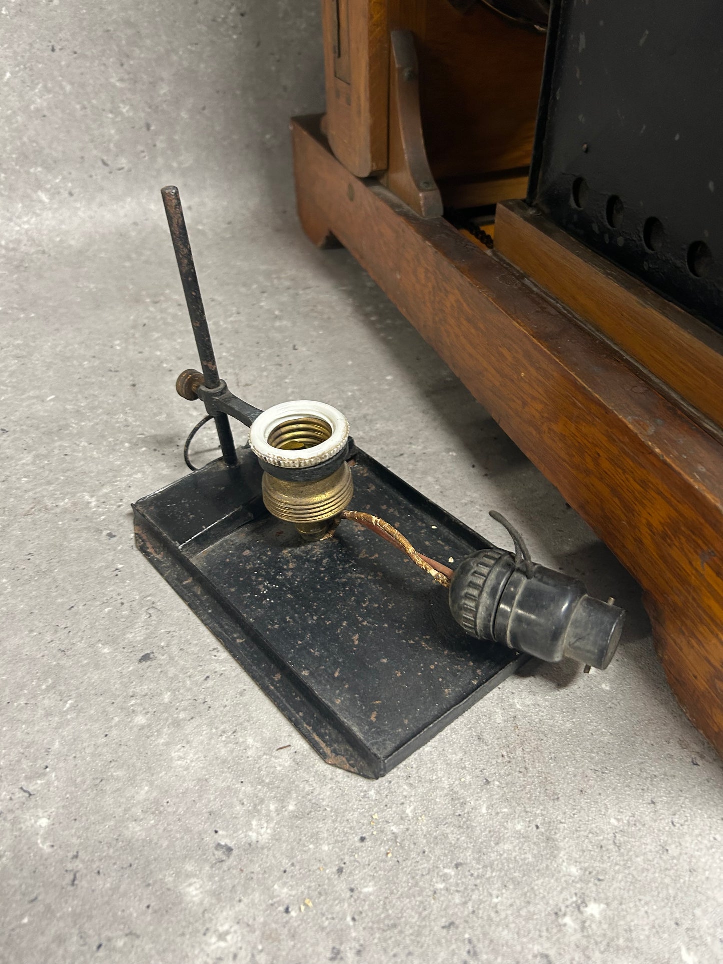 Antique Ernemann Horizontal Enlarger, circa. 1920 (with wooden box)