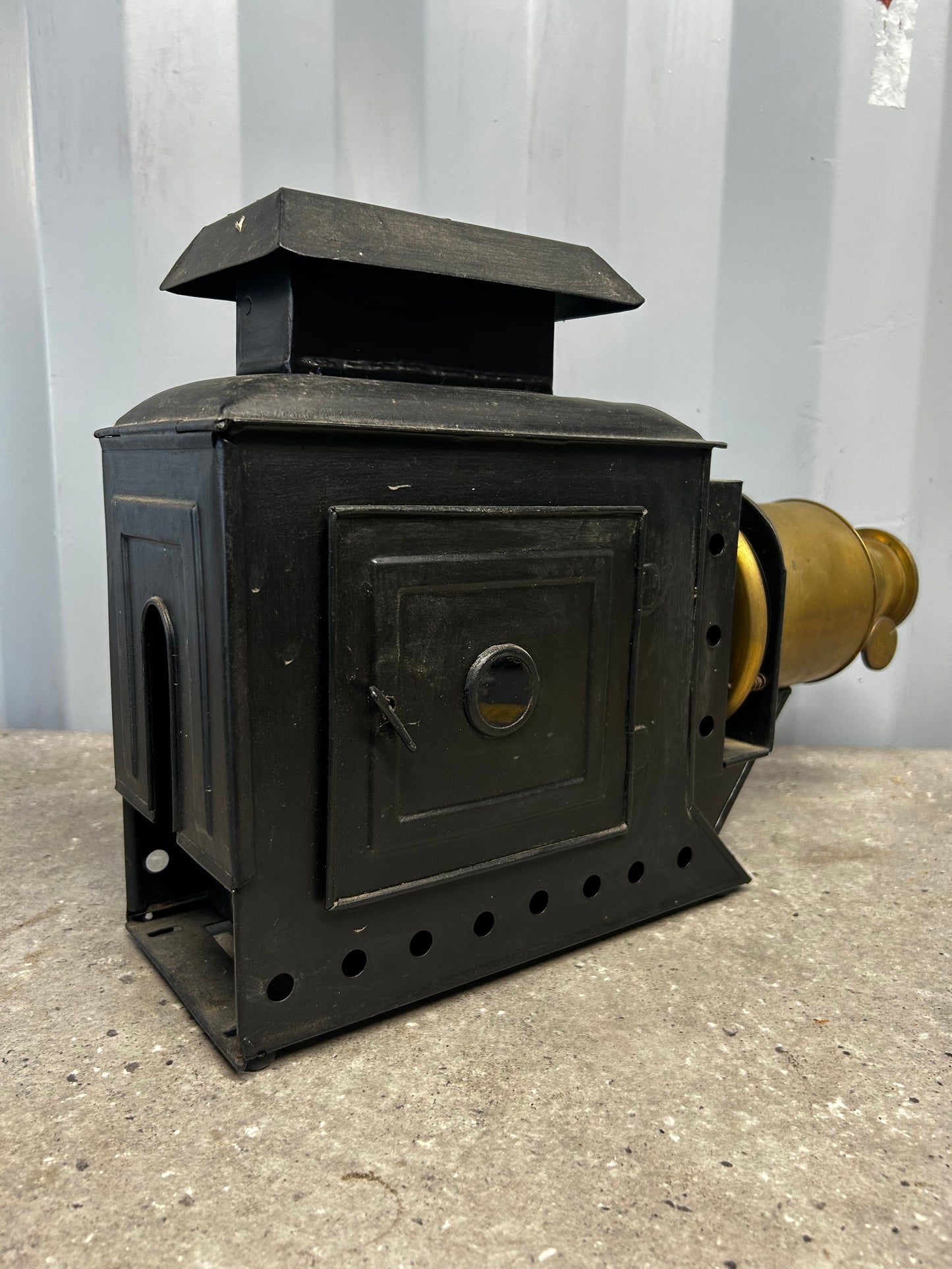H. Husbands & Sons (Bristol) Magic Lantern Projector