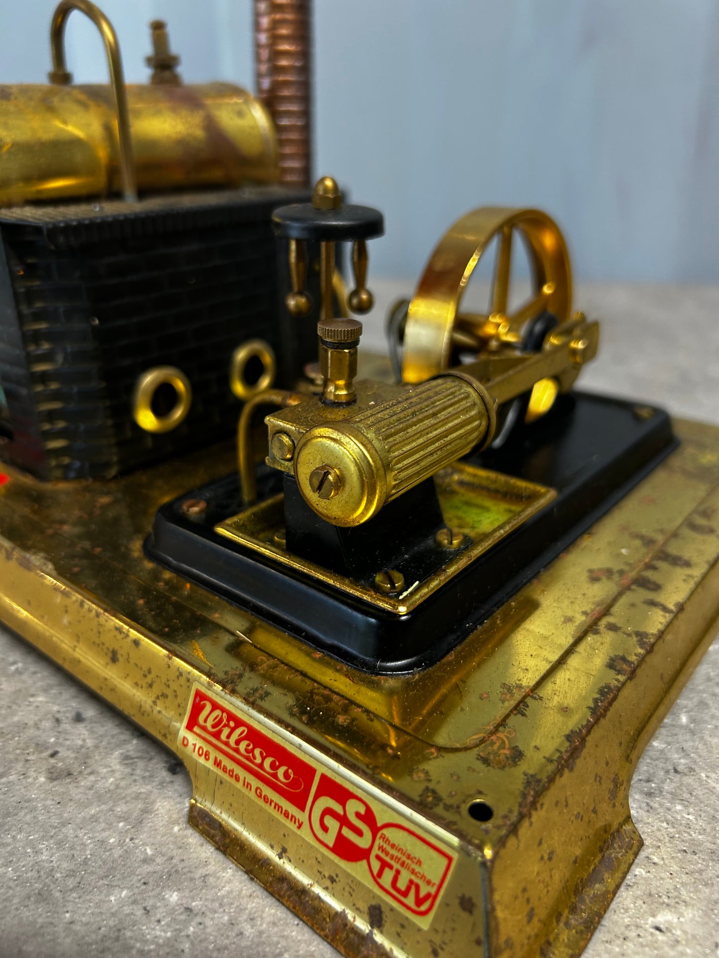 Wilesco D106 (Gold) Stationary Engine w/ Drill