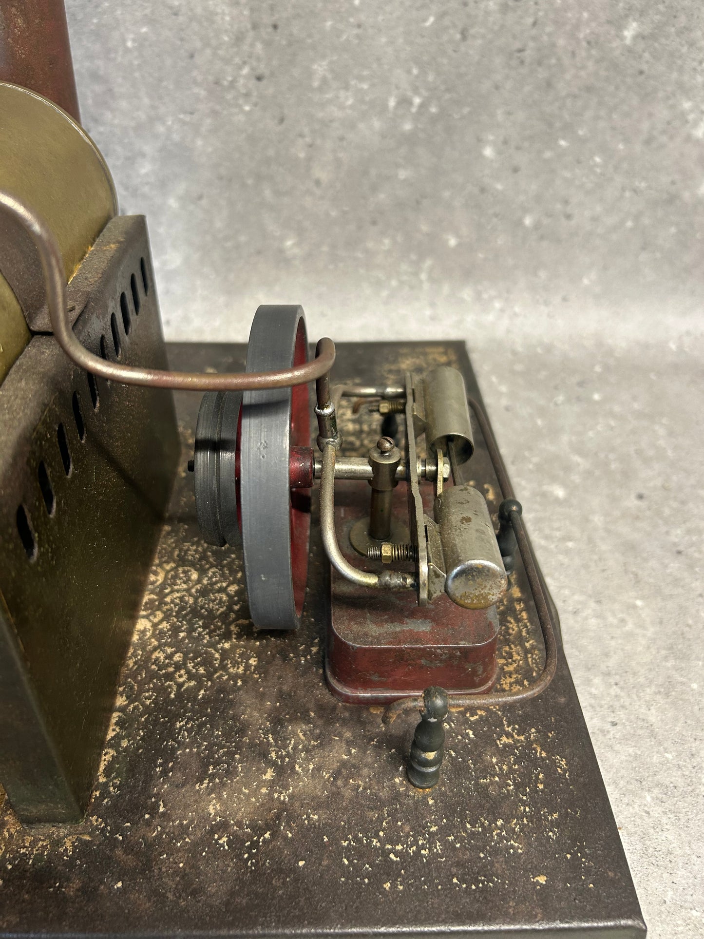 Jean Comby (France) Twin Cylinder Oscillating Stationary Engine