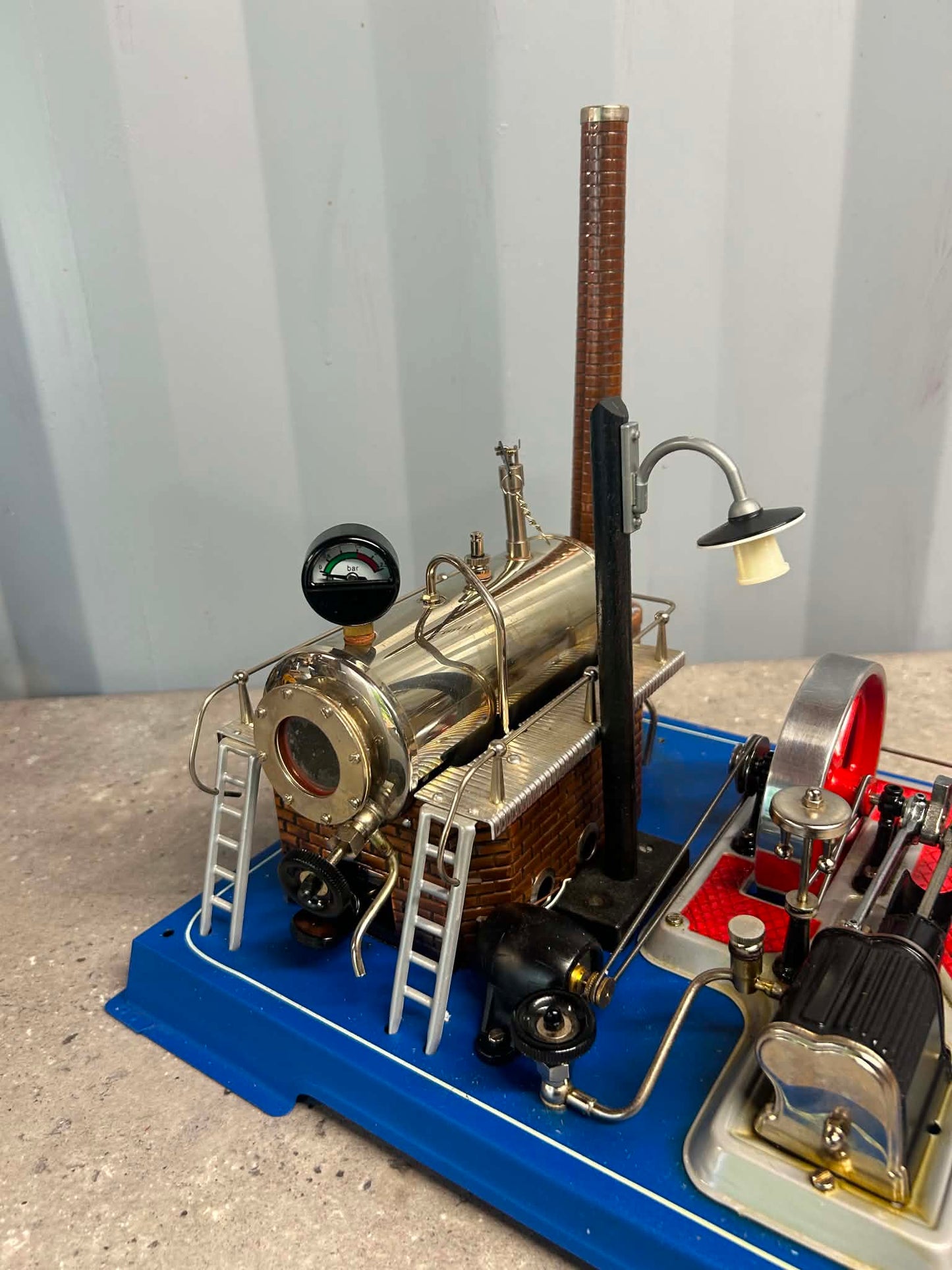 Wilesco D20 Stationary Engine w/ Light & Dynamo