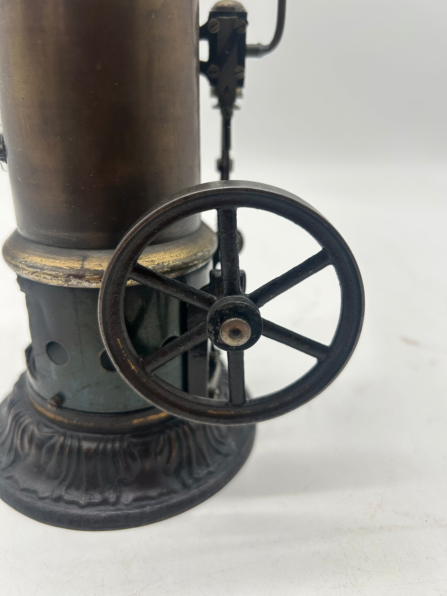 Schoenner Vertical Steam Engine